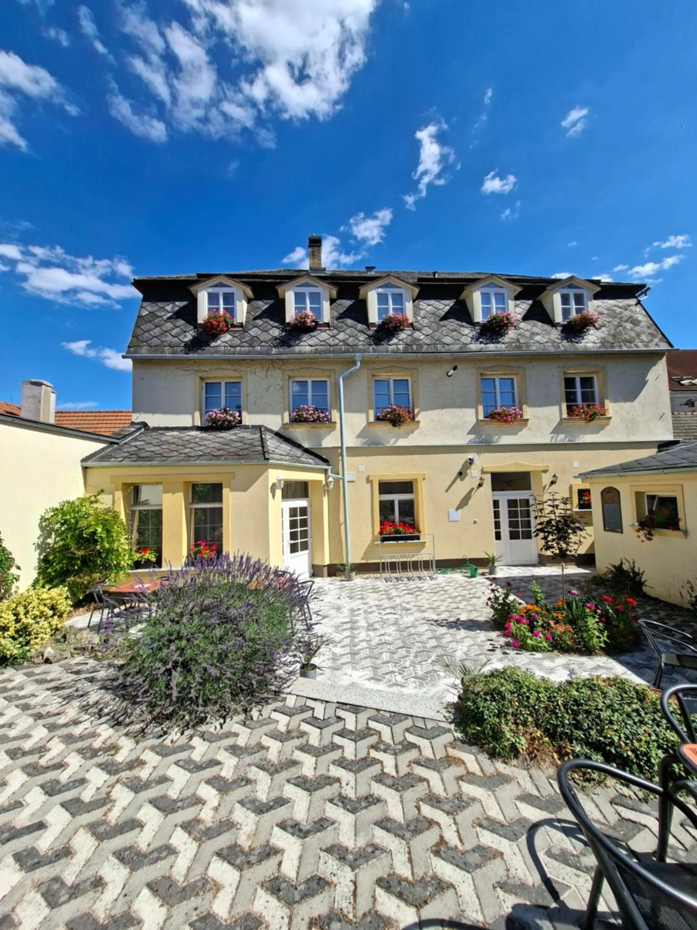 Property building in Hotel Alster