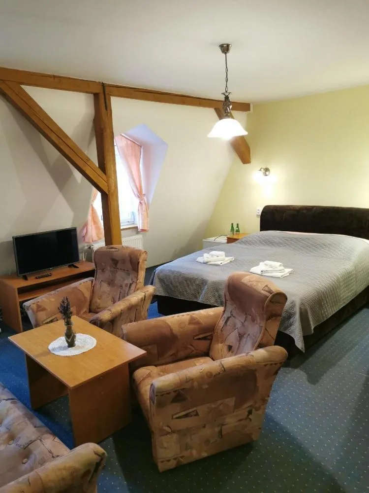 Property building, Bed in Hotel Alster