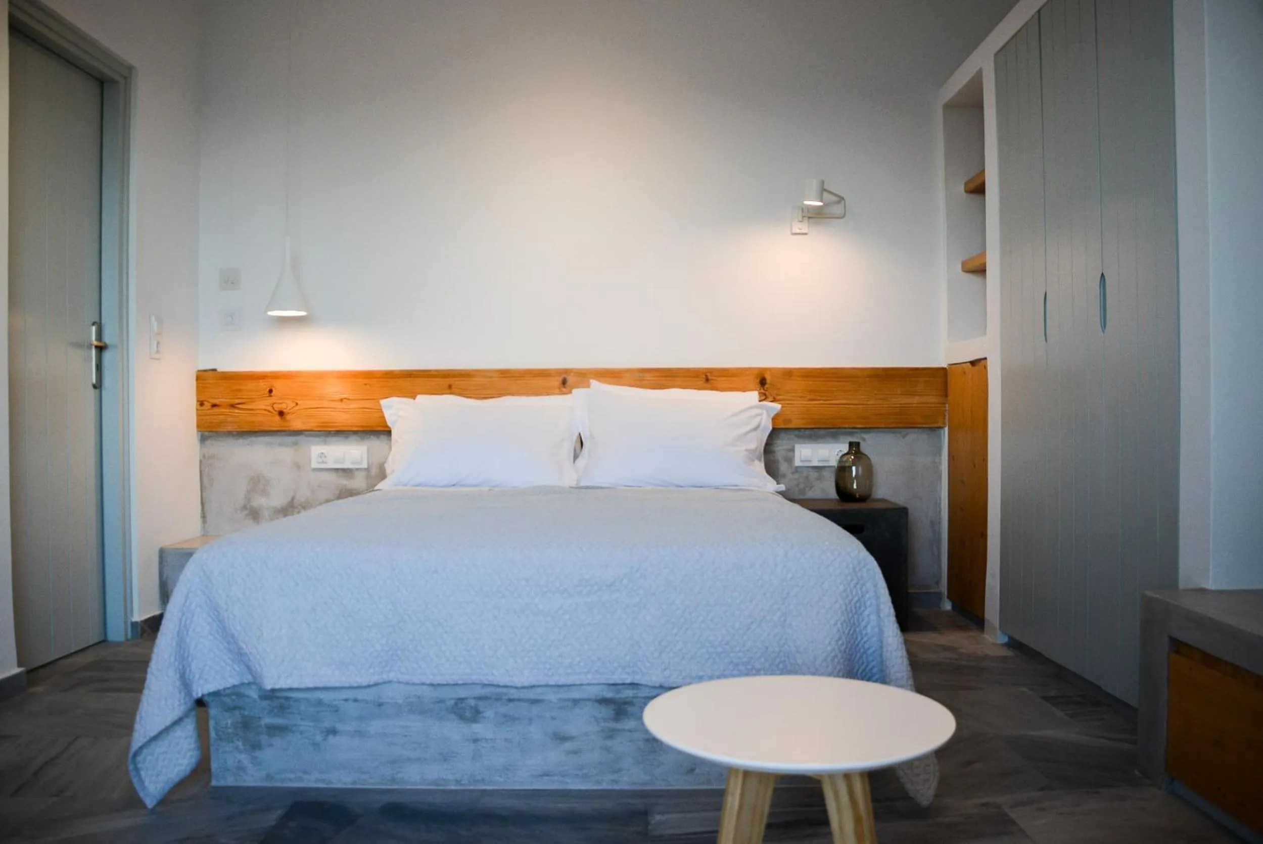 Photo of the whole room, Bed in Pharos Apartments