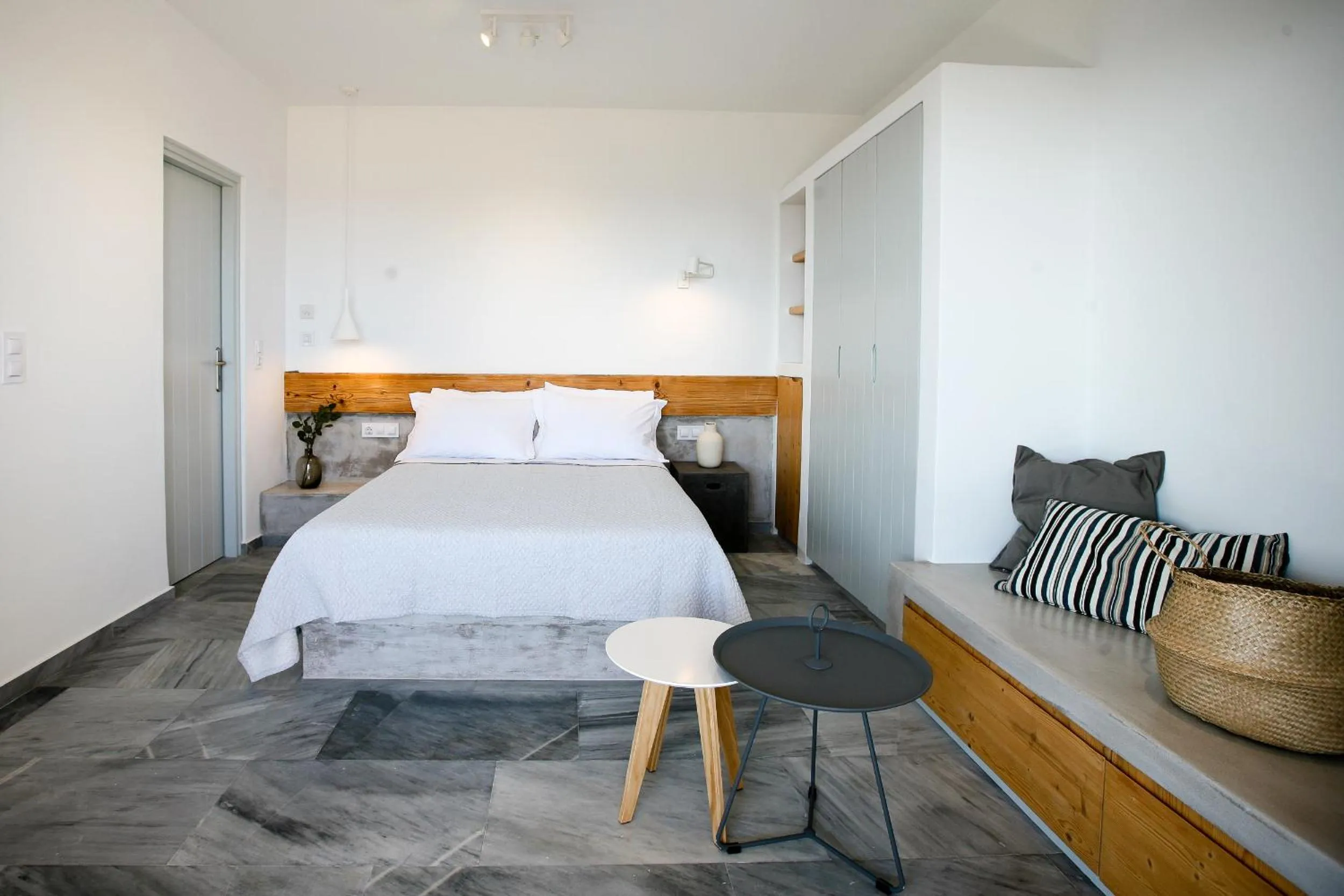 Bed in Pharos Apartments