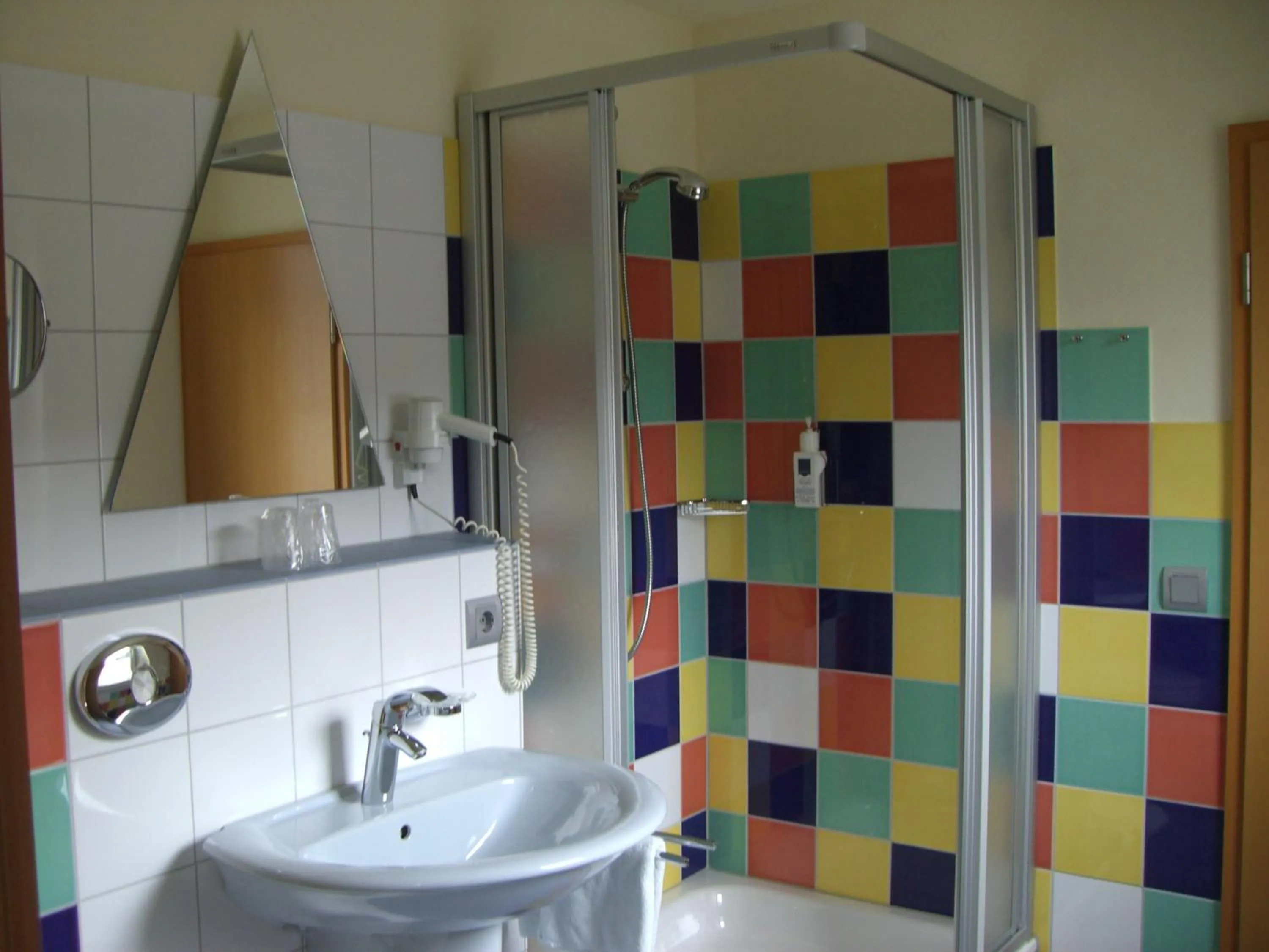 Shower in Hotel Elegant