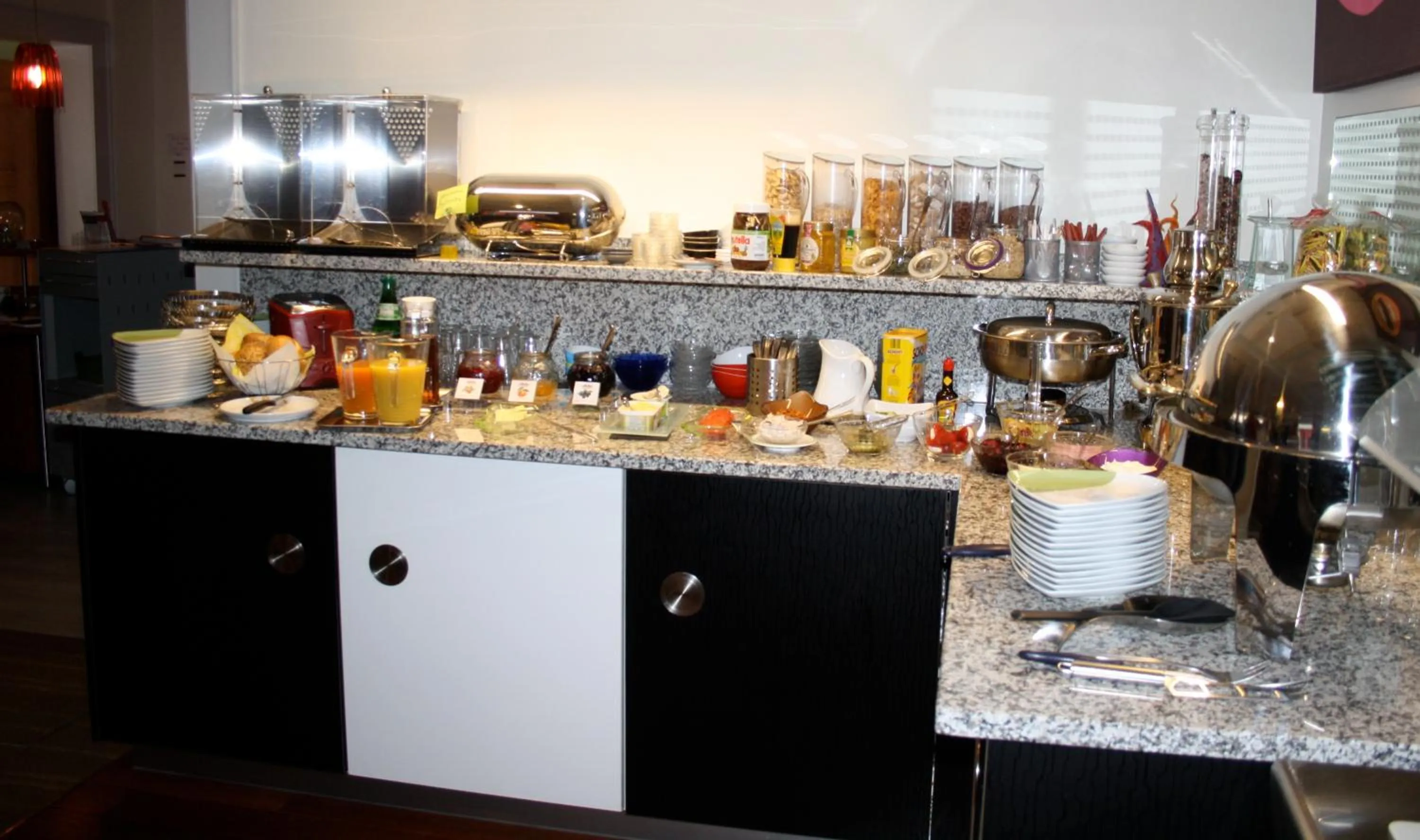 Food in Hotel Elegant