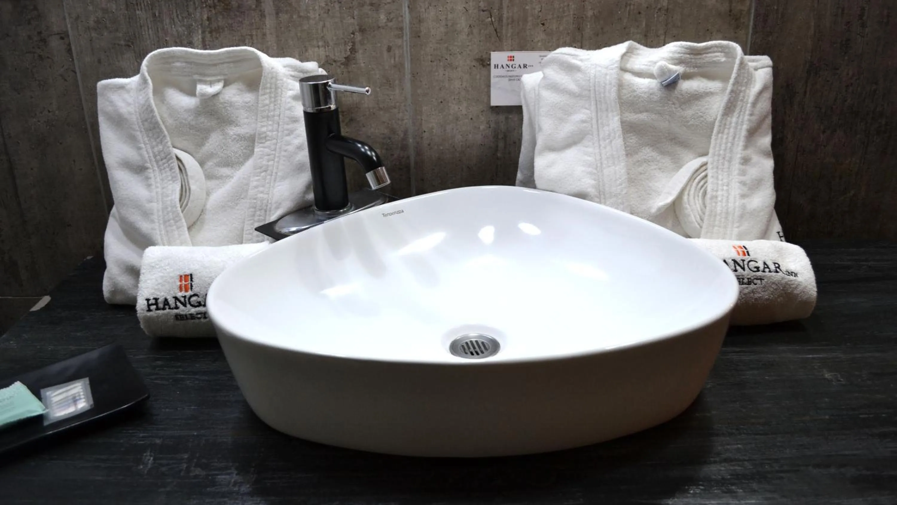 King Suite with Spa Bath in Hangar Select Aeropuerto Guadalajara