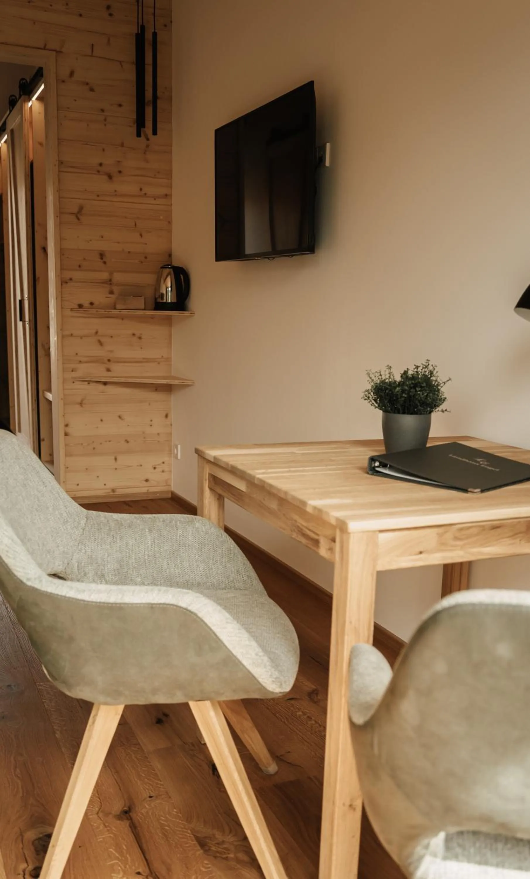 Photo of the whole room in Landhaus Engel