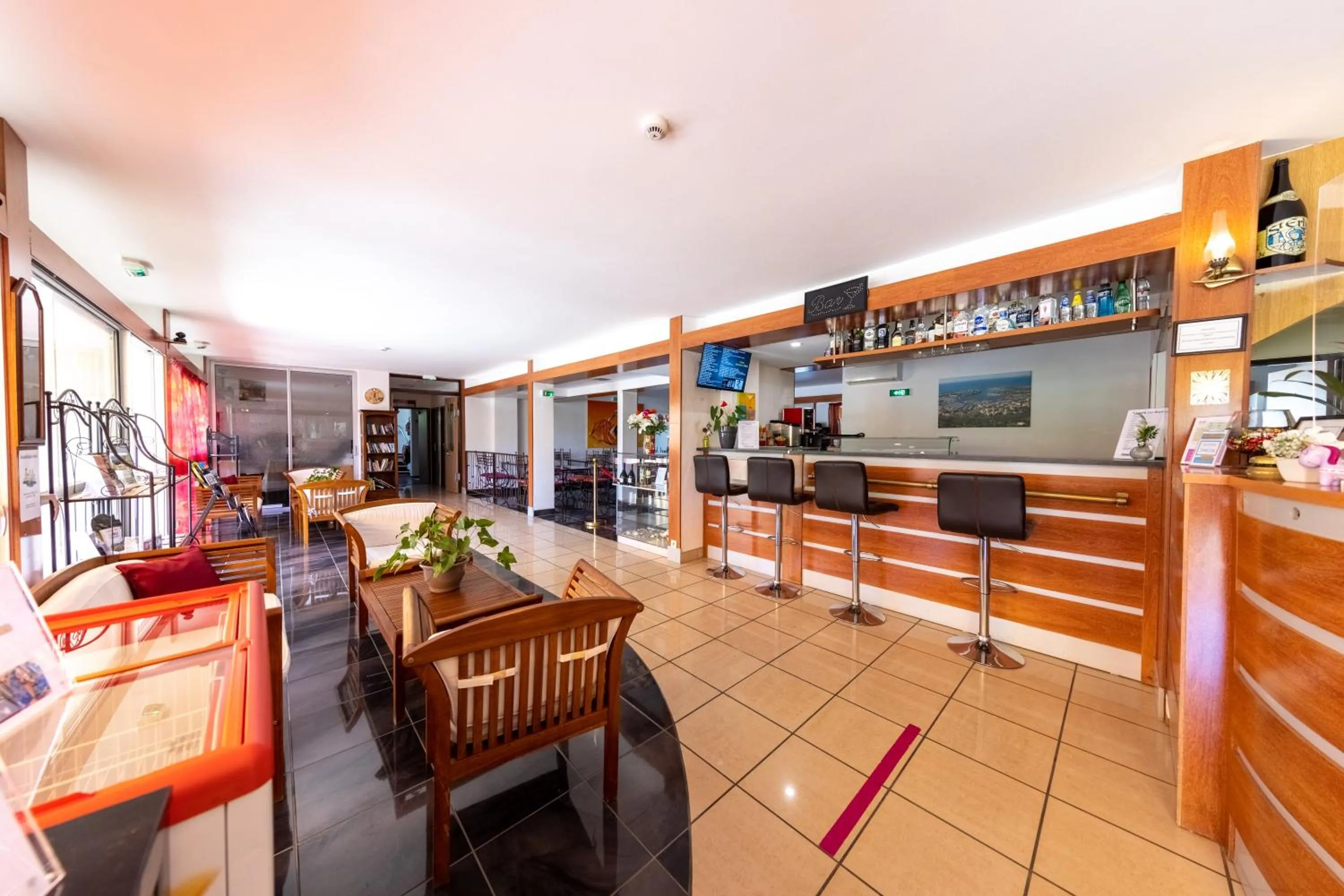 Lobby or reception in Brit Hotel Confort Hélios Agde