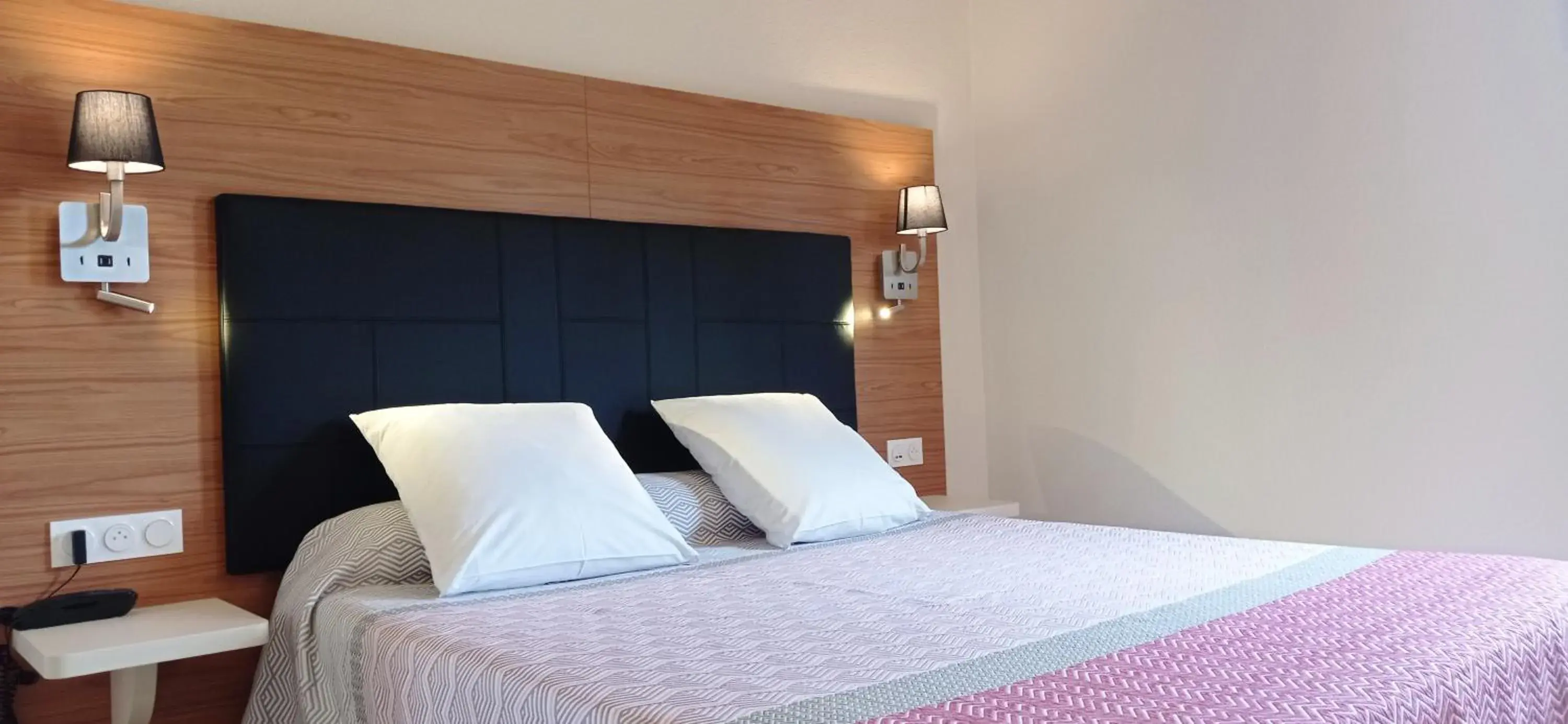 Double Room with Terrace - free parking - heated swimming pool in Brit Hotel Confort Hélios Agde Double Room with Terrace - free parking - heated swimming pool in Brit Hotel Confort Hélios Agde