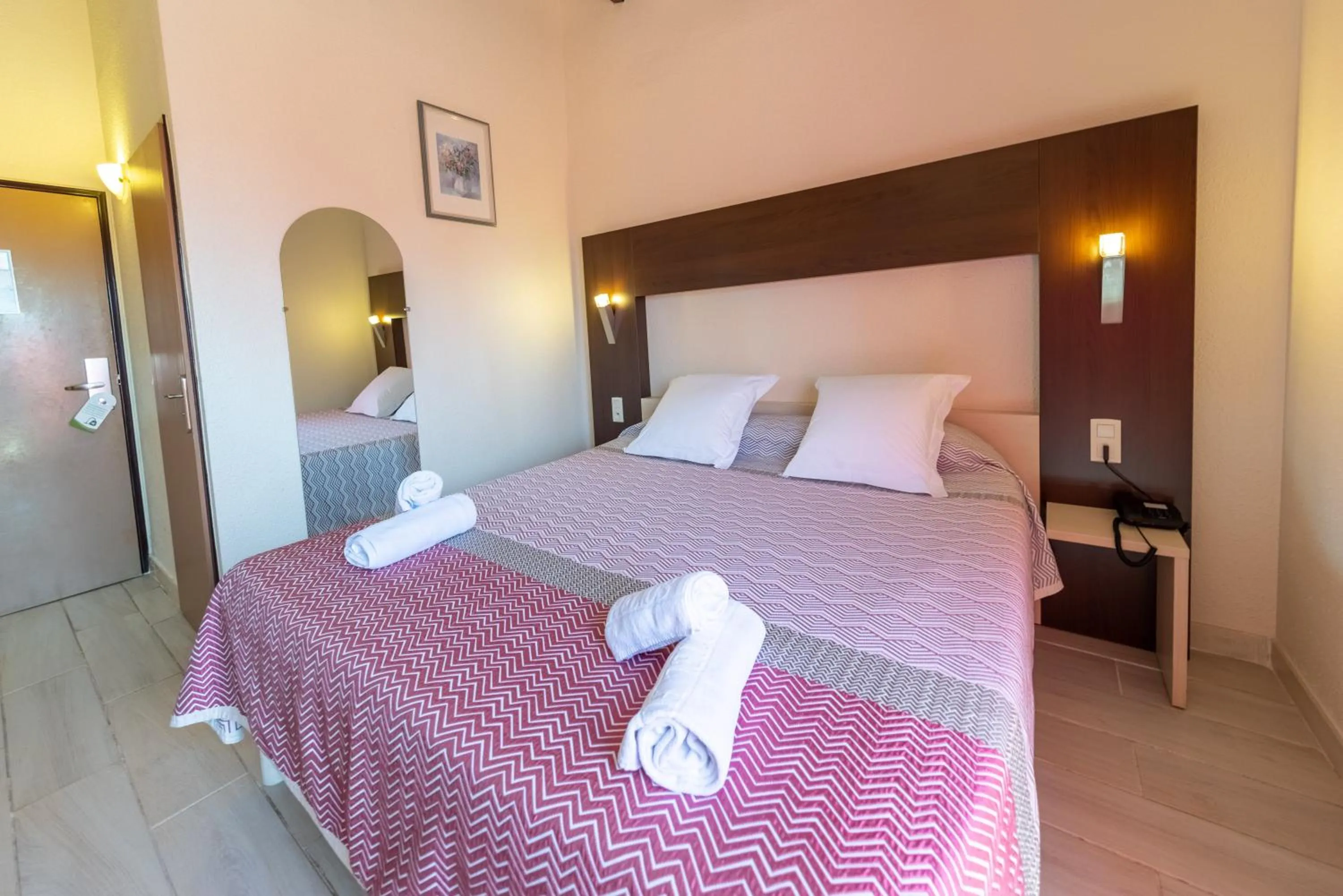 Bed in Brit Hotel Confort Hélios Agde