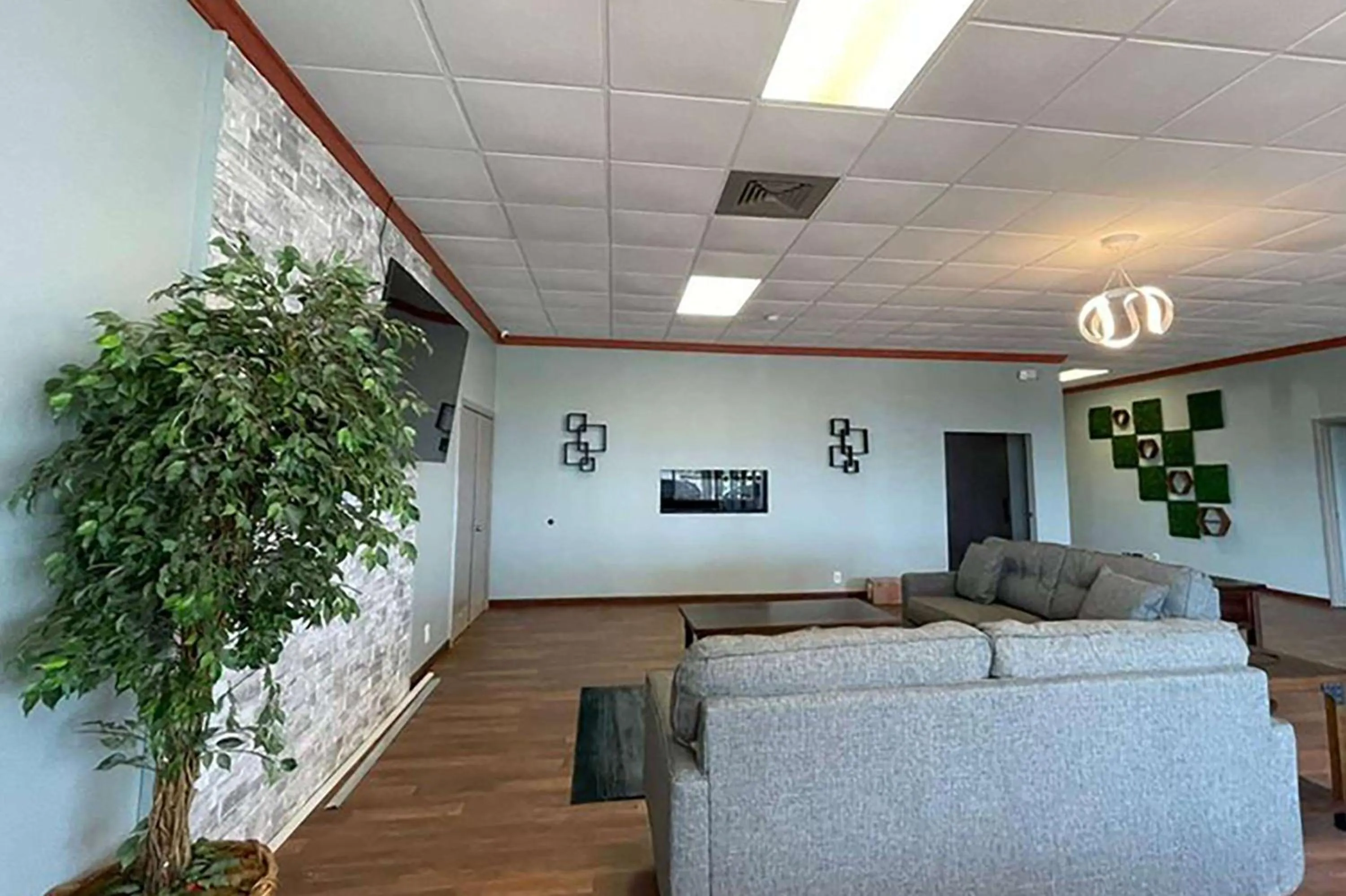 Lobby or reception in Days Inn & Suites by Wyndham Springfield OH