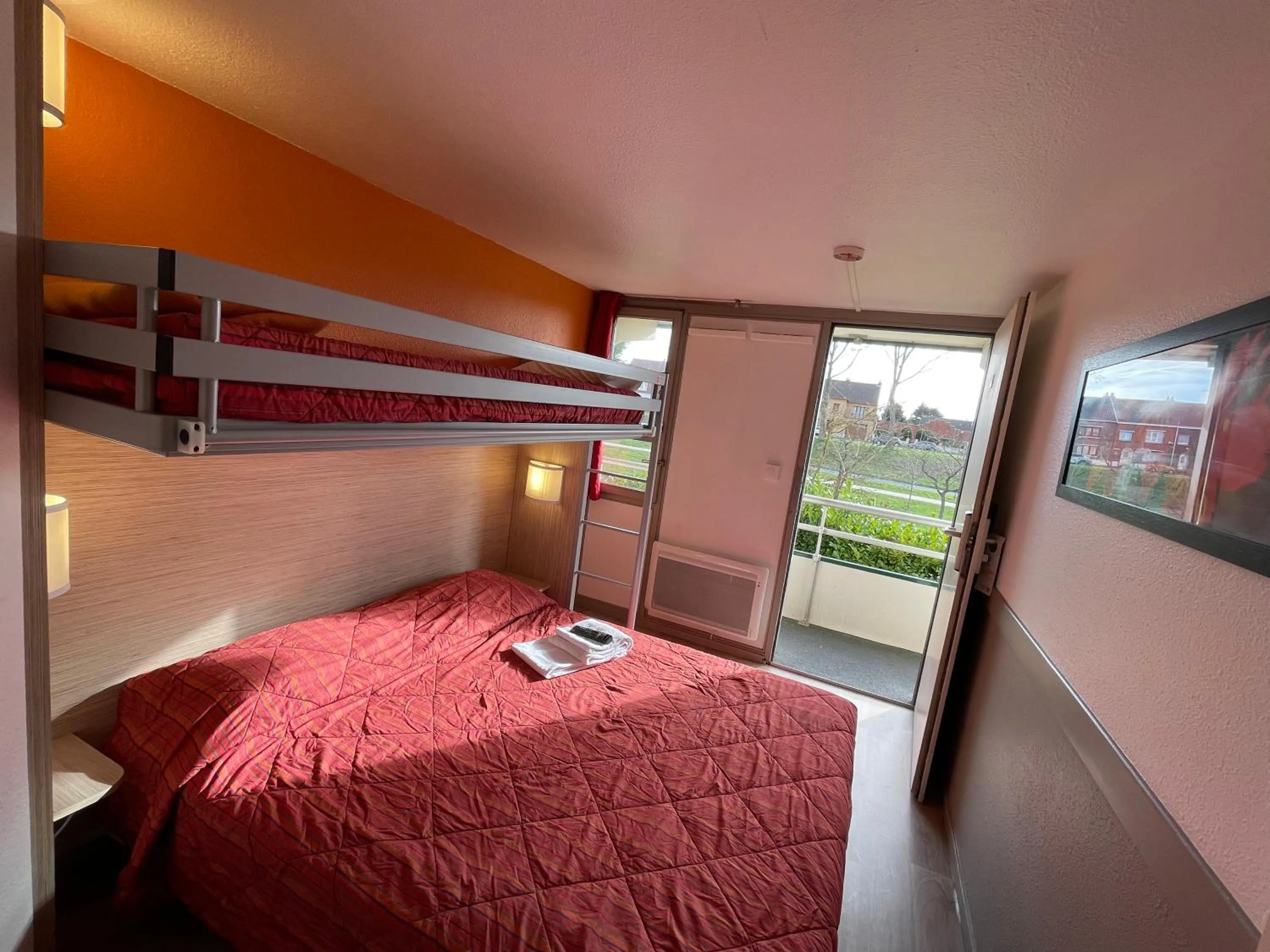 Bed in Premiere Classe Dunkerque Saint Pol Sur Mer