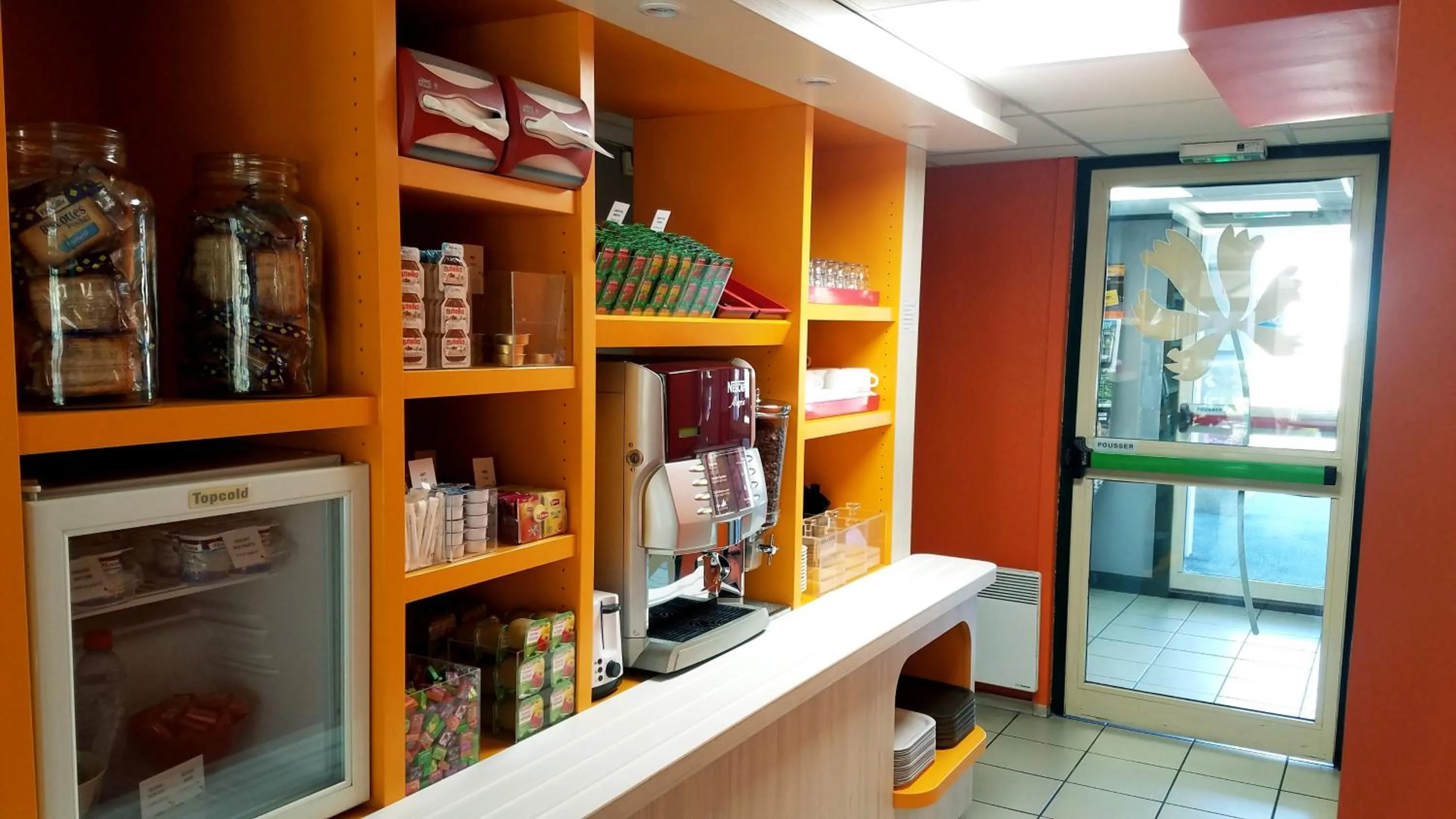 Dining area in Premiere Classe Périgueux - Boulazac