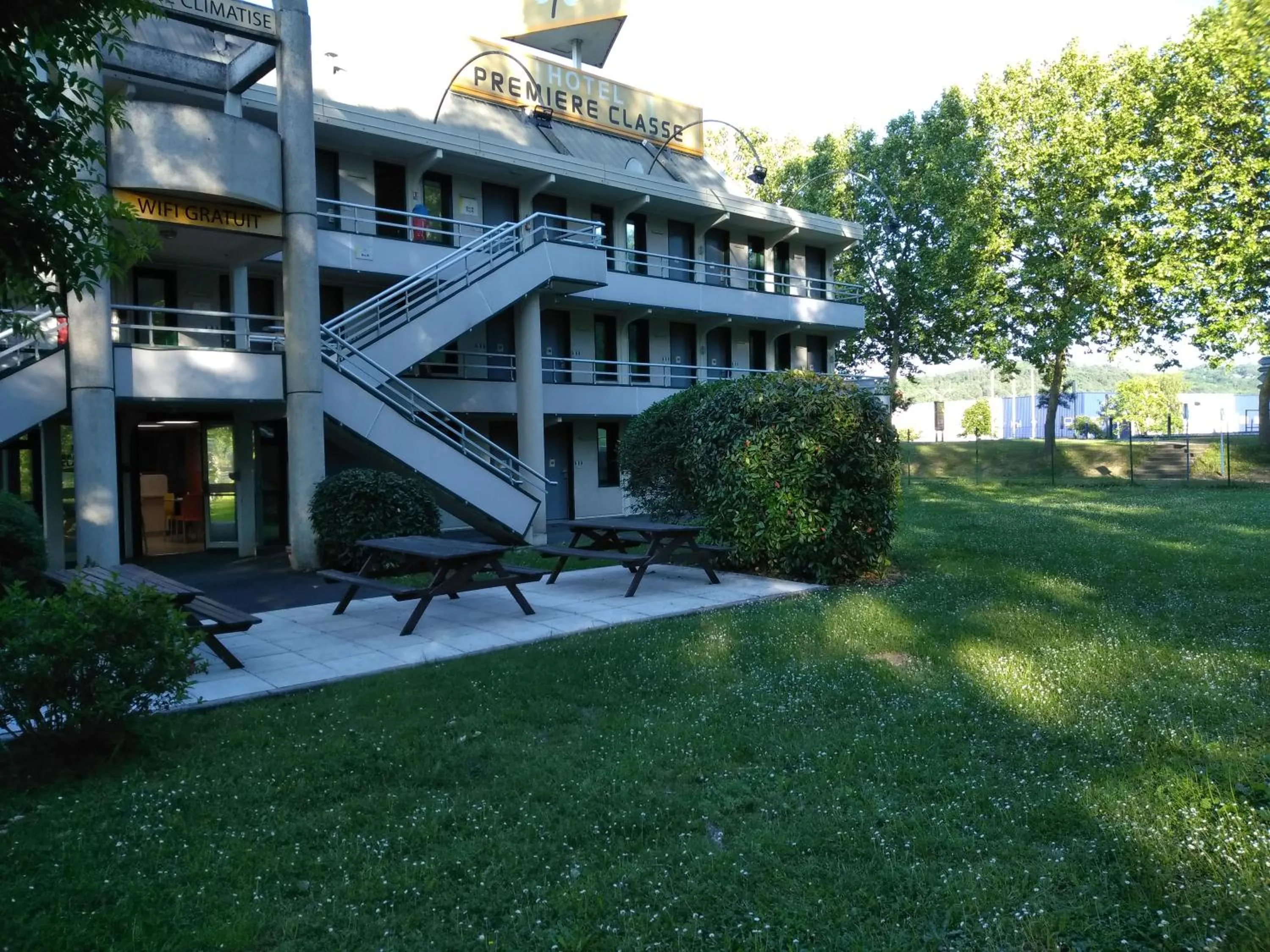 Facade/entrance in Premiere Classe Périgueux - Boulazac
