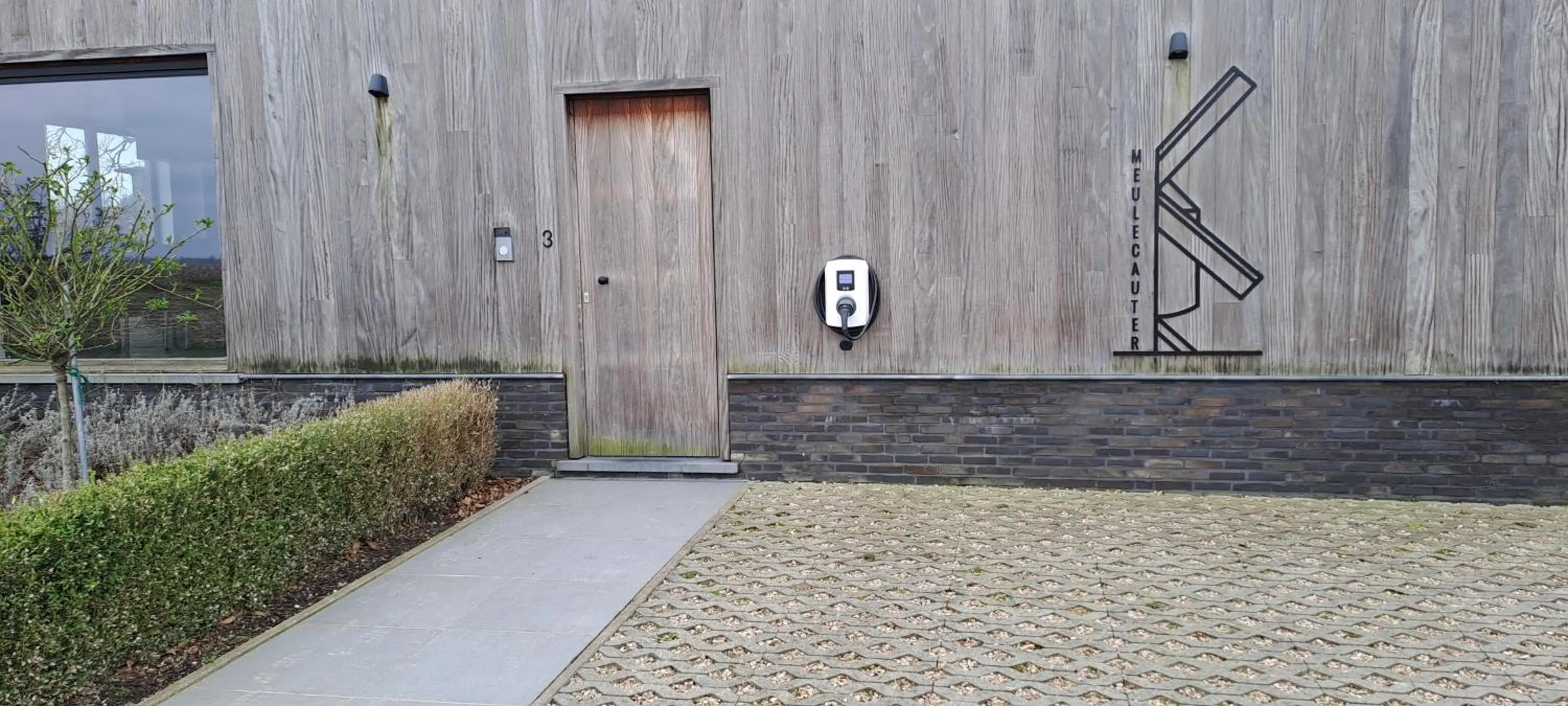 Property building in B&B Meulecauter