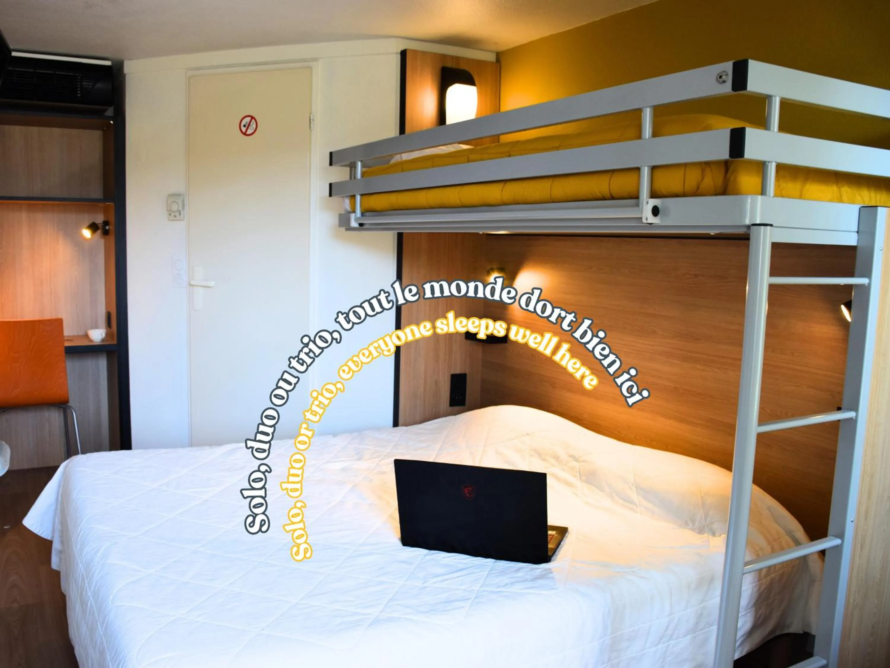 Bedroom, Bed in Premiere Classe Rodez