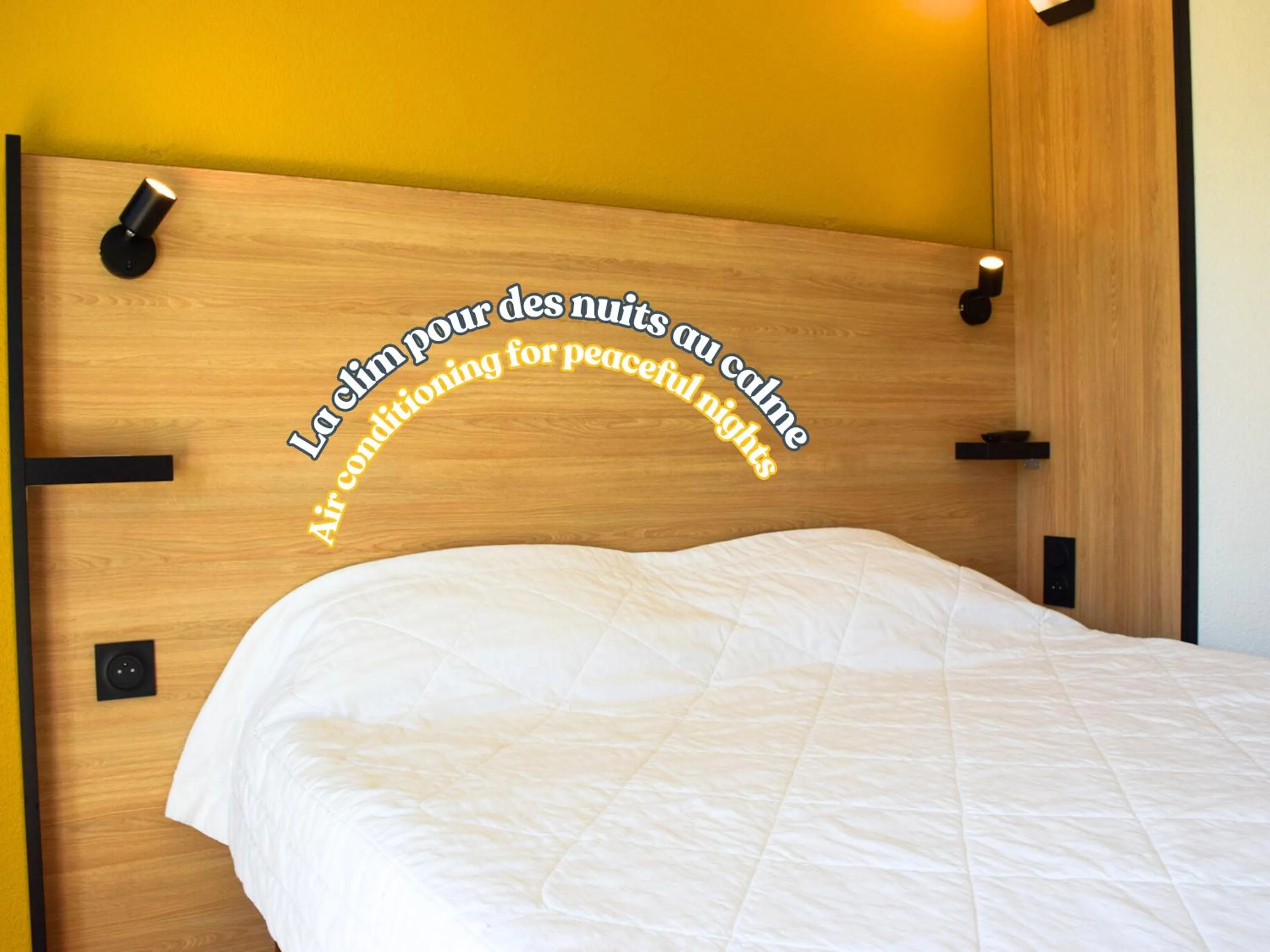 Bedroom, Bed in Premiere Classe Rodez