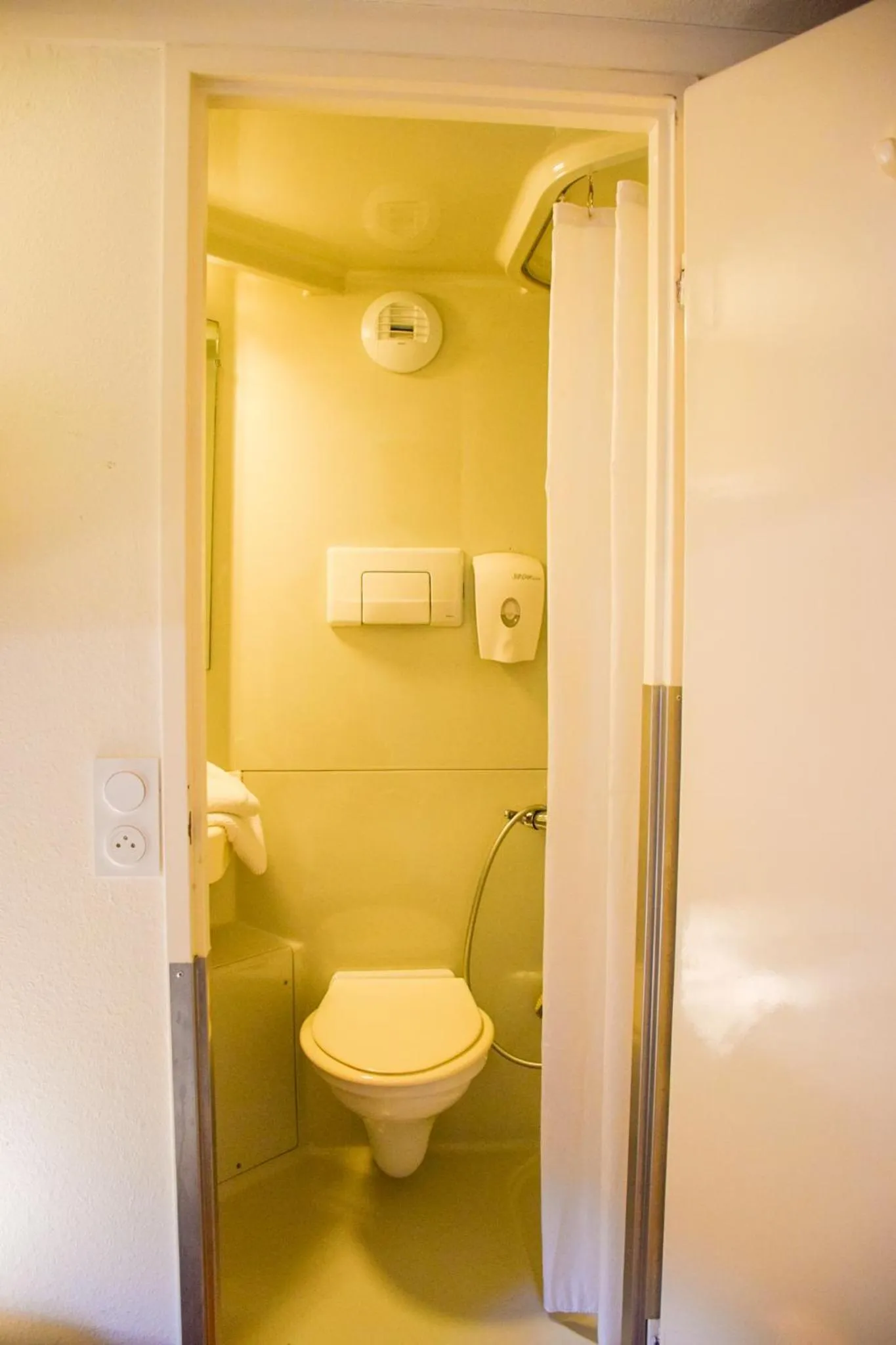 Bathroom in Premiere Classe Rodez