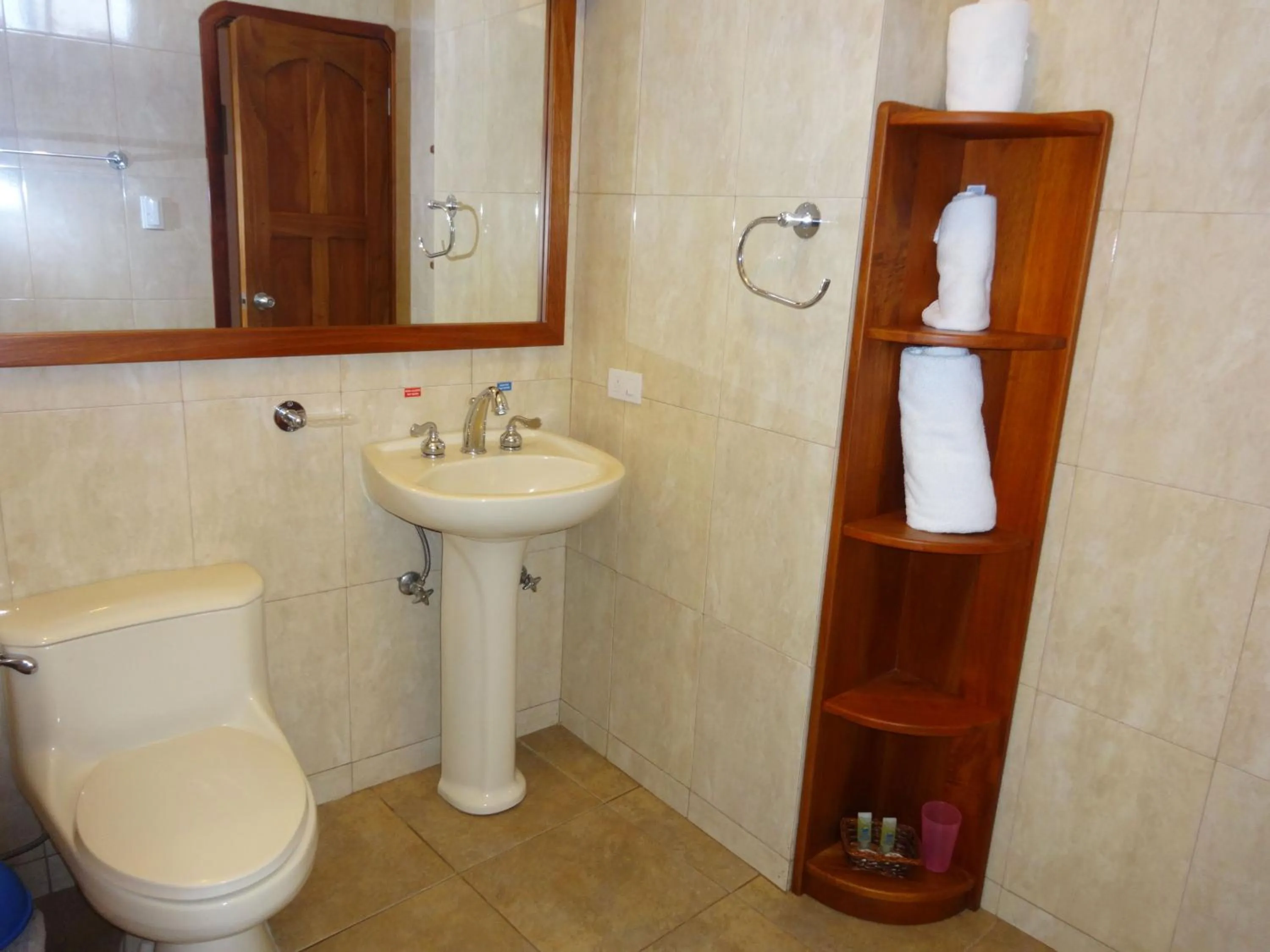 Bathroom in Hotel Del Sol Galapagos