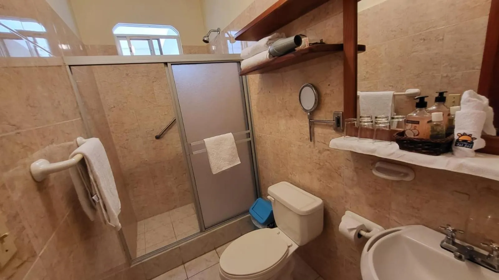 Shower in Hotel Del Sol Galapagos