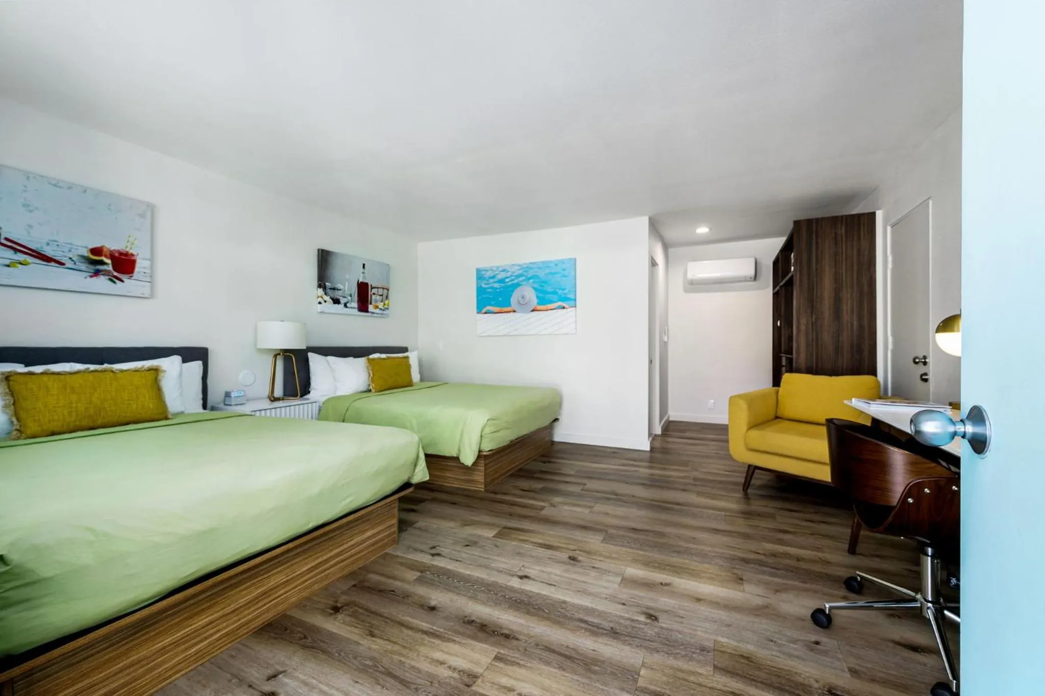 Bedroom, Bed in The Skylark, a Palm Springs Hotel