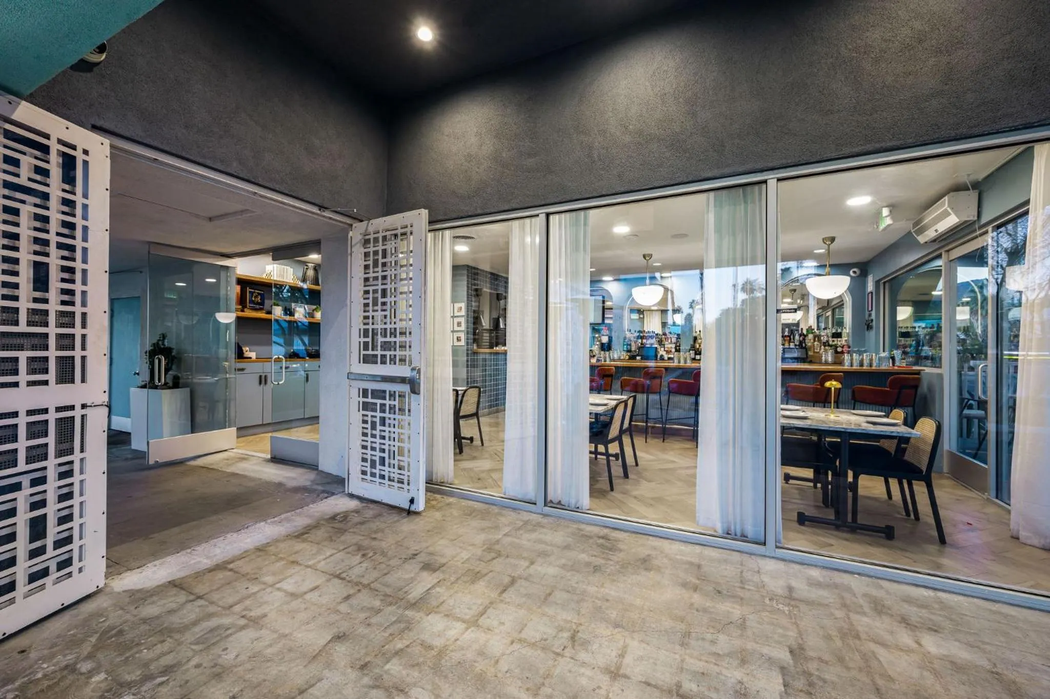 Restaurant/places to eat in The Skylark, a Palm Springs Hotel