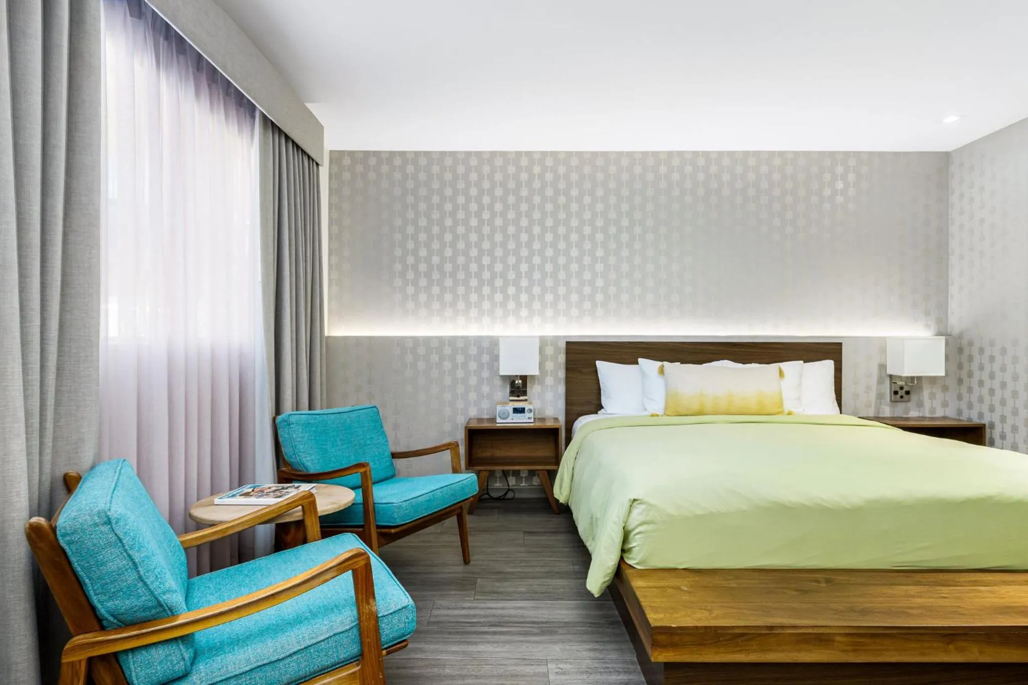 Bed in The Skylark, a Palm Springs Hotel