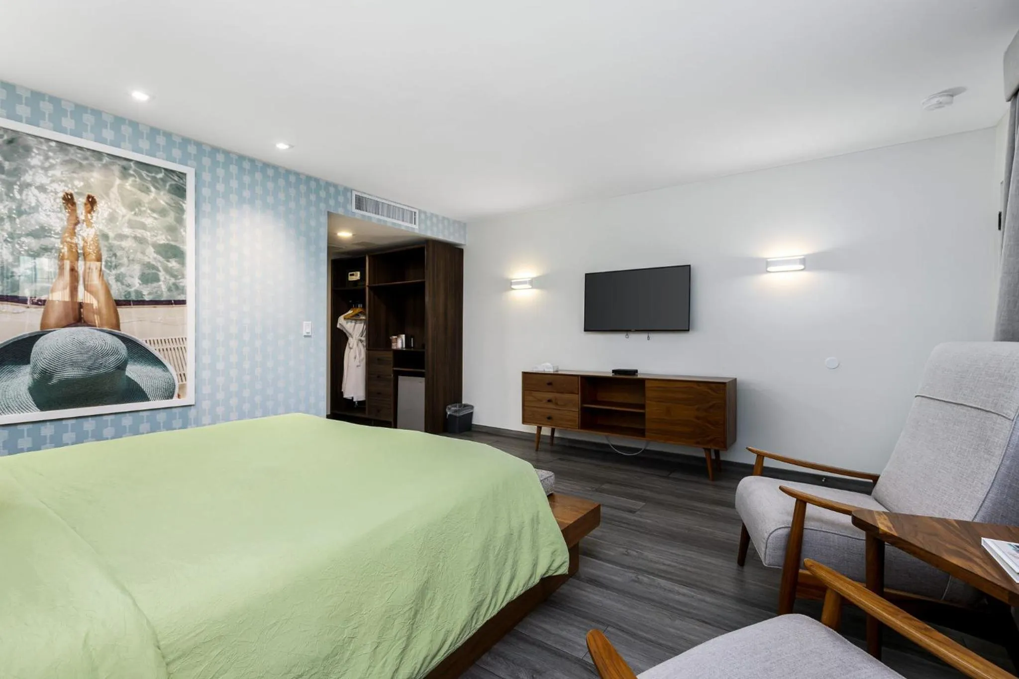 Bedroom, Bed in The Skylark, a Palm Springs Hotel