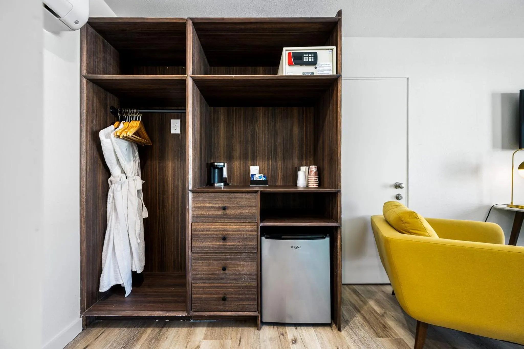 Coffee/tea facilities in The Skylark, a Palm Springs Hotel