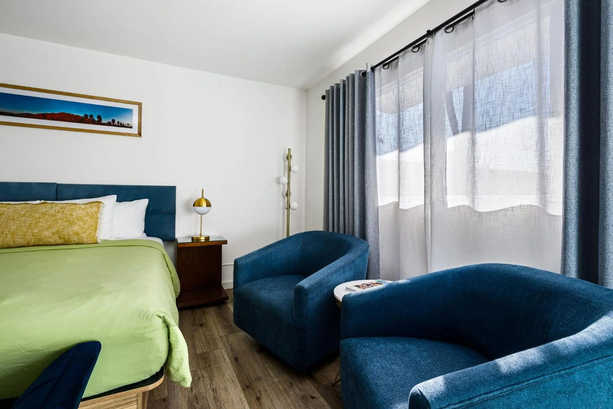 Bed in The Skylark, a Palm Springs Hotel