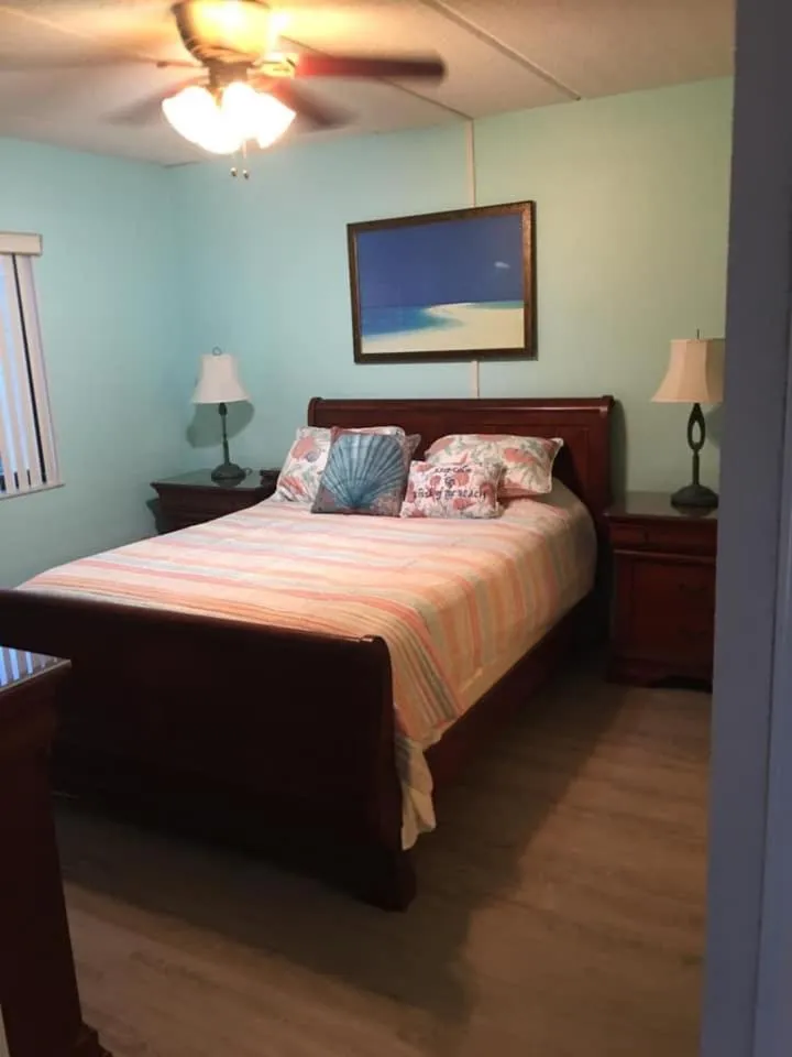 Bed in St. Augustine Ocean & Racquet Resort