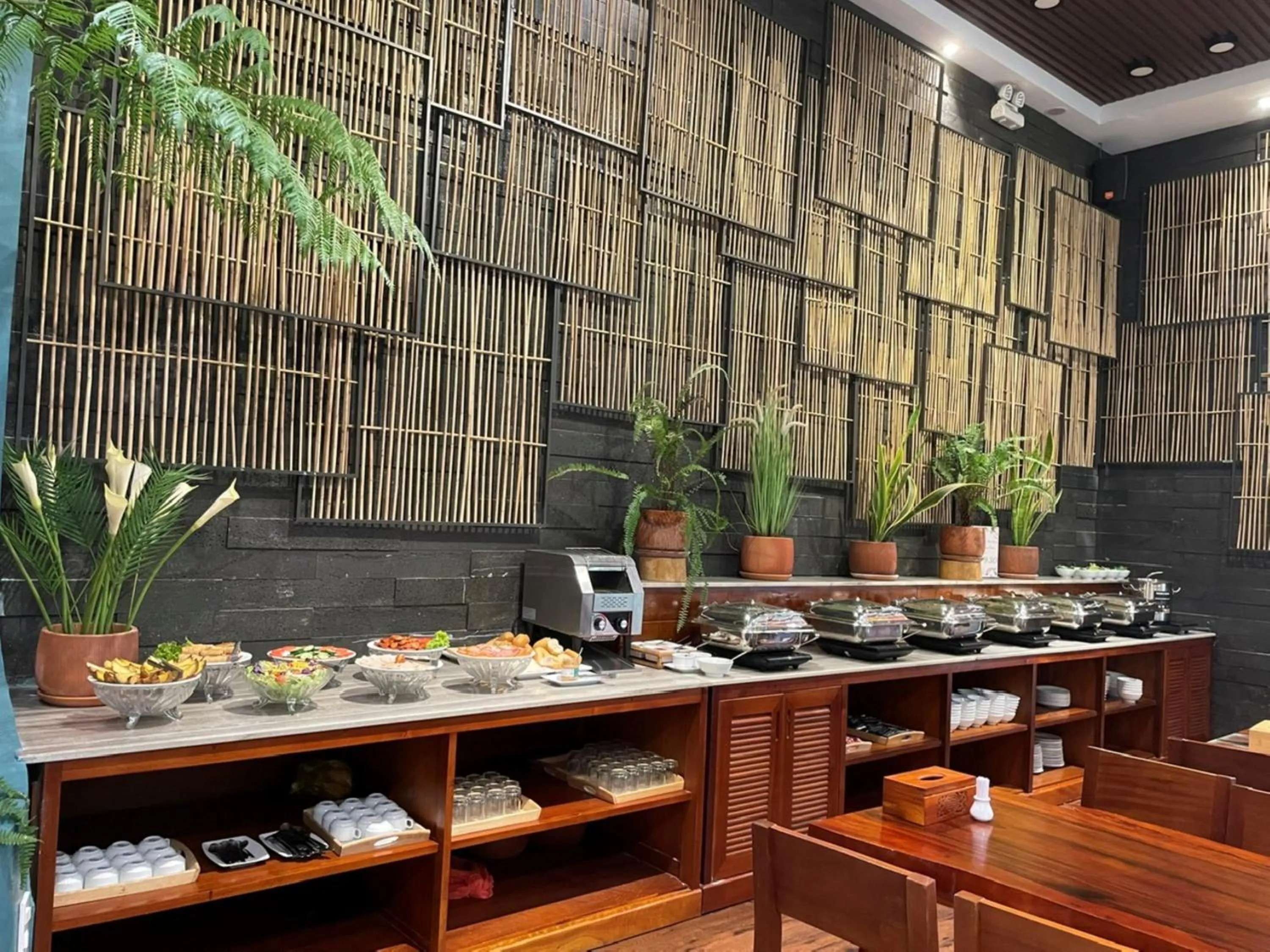 Restaurant/places to eat in Luu Ngai Condotel Quy Nhon