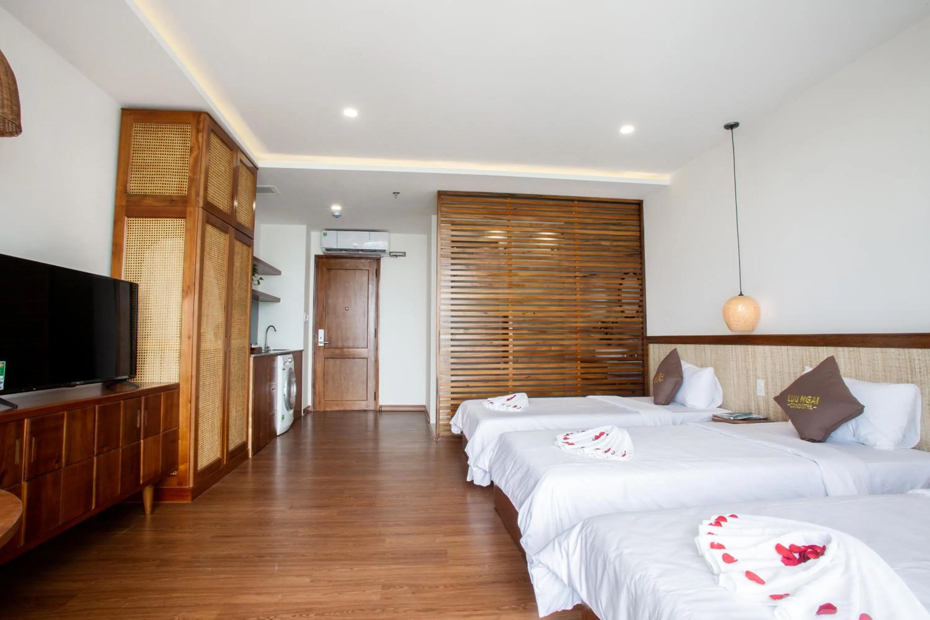 Photo of the whole room, Bed in Luu Ngai Condotel Quy Nhon