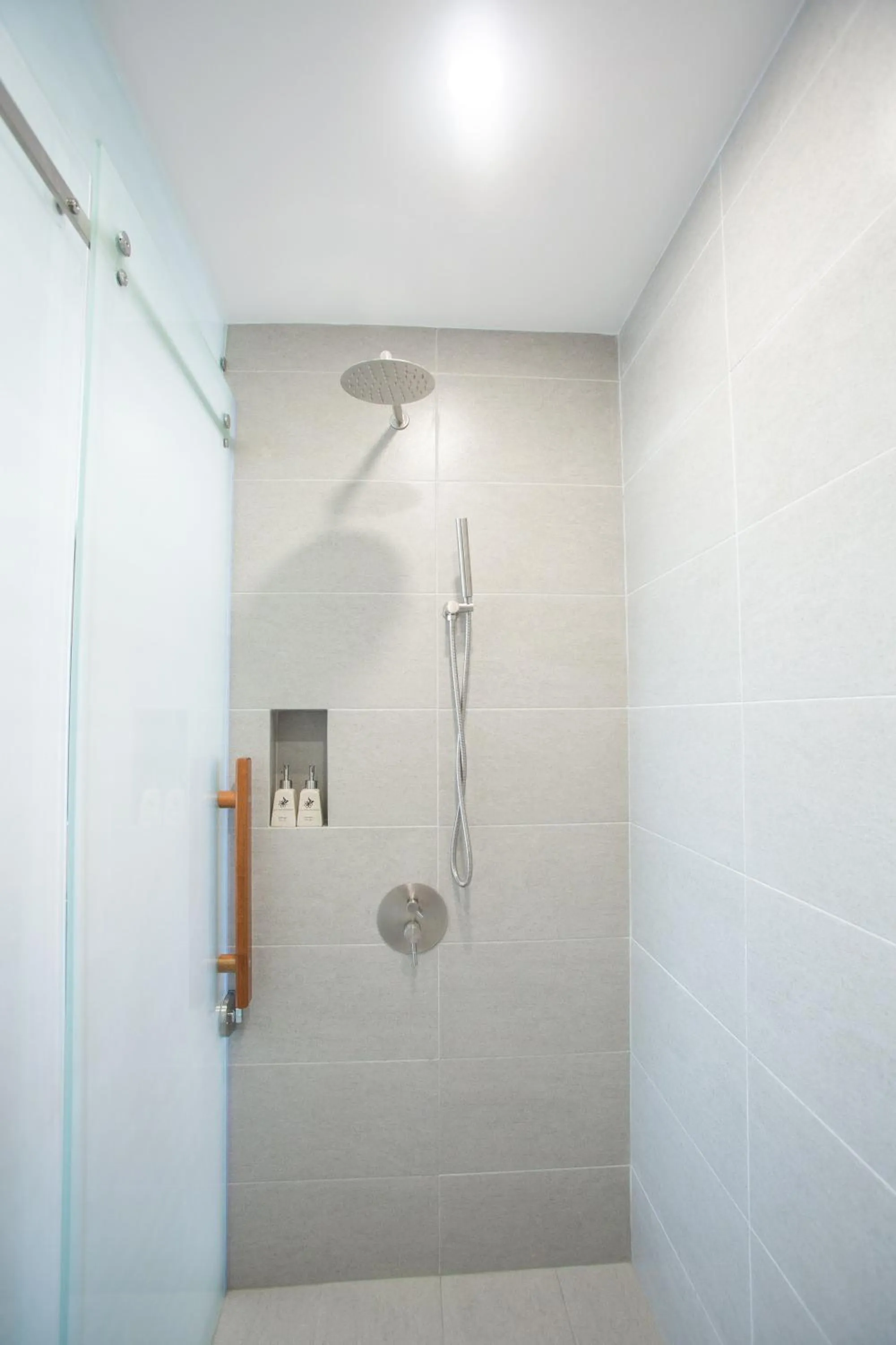 Shower in Luu Ngai Condotel Quy Nhon