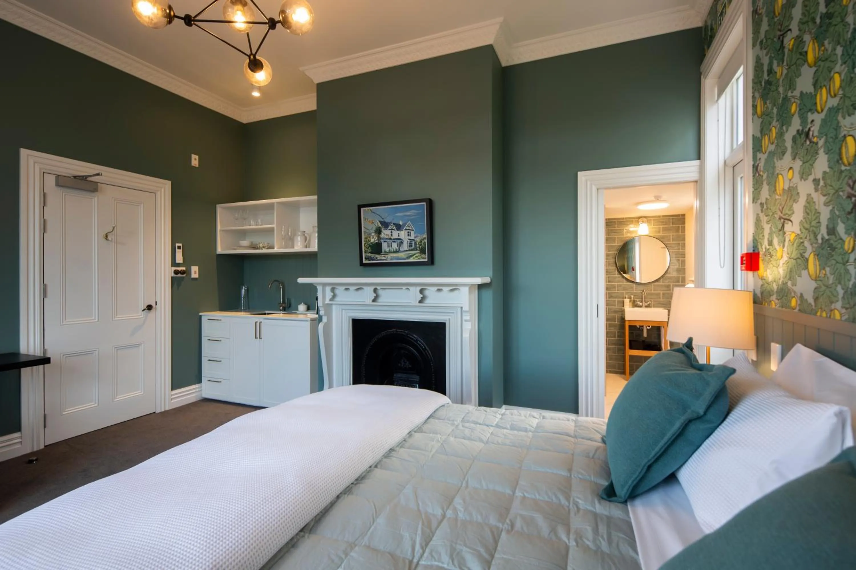 Bedroom, Bed in The Vicarage Geraldine