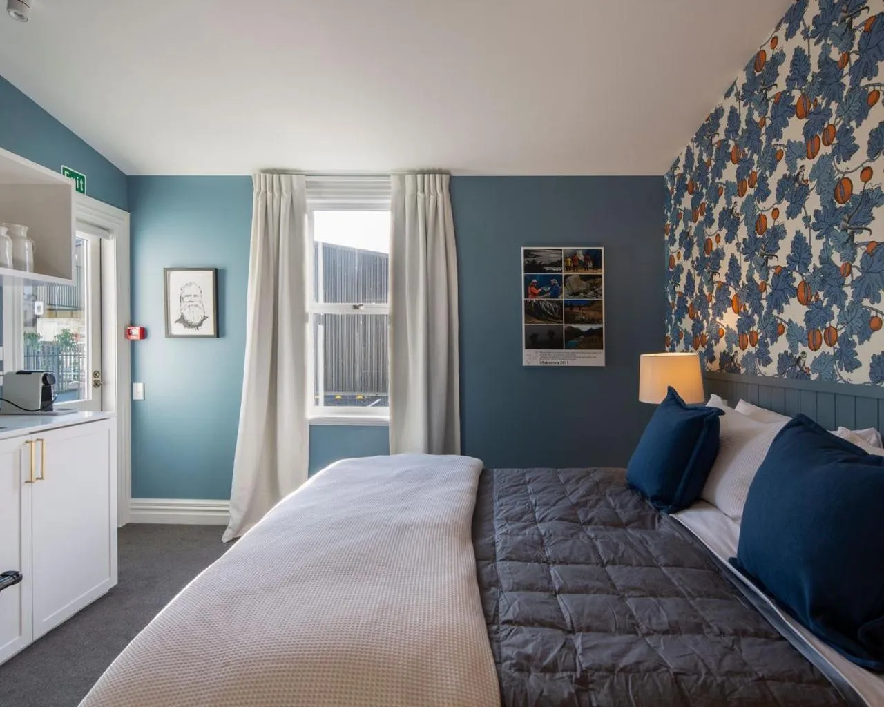 Bedroom, Bed in The Vicarage Geraldine