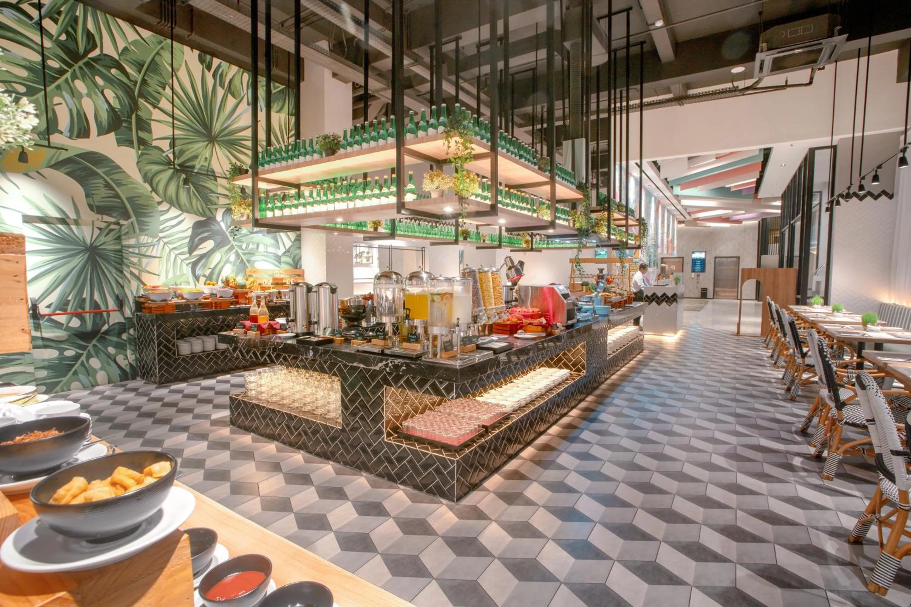 Restaurant/places to eat in The Zuri Dumai