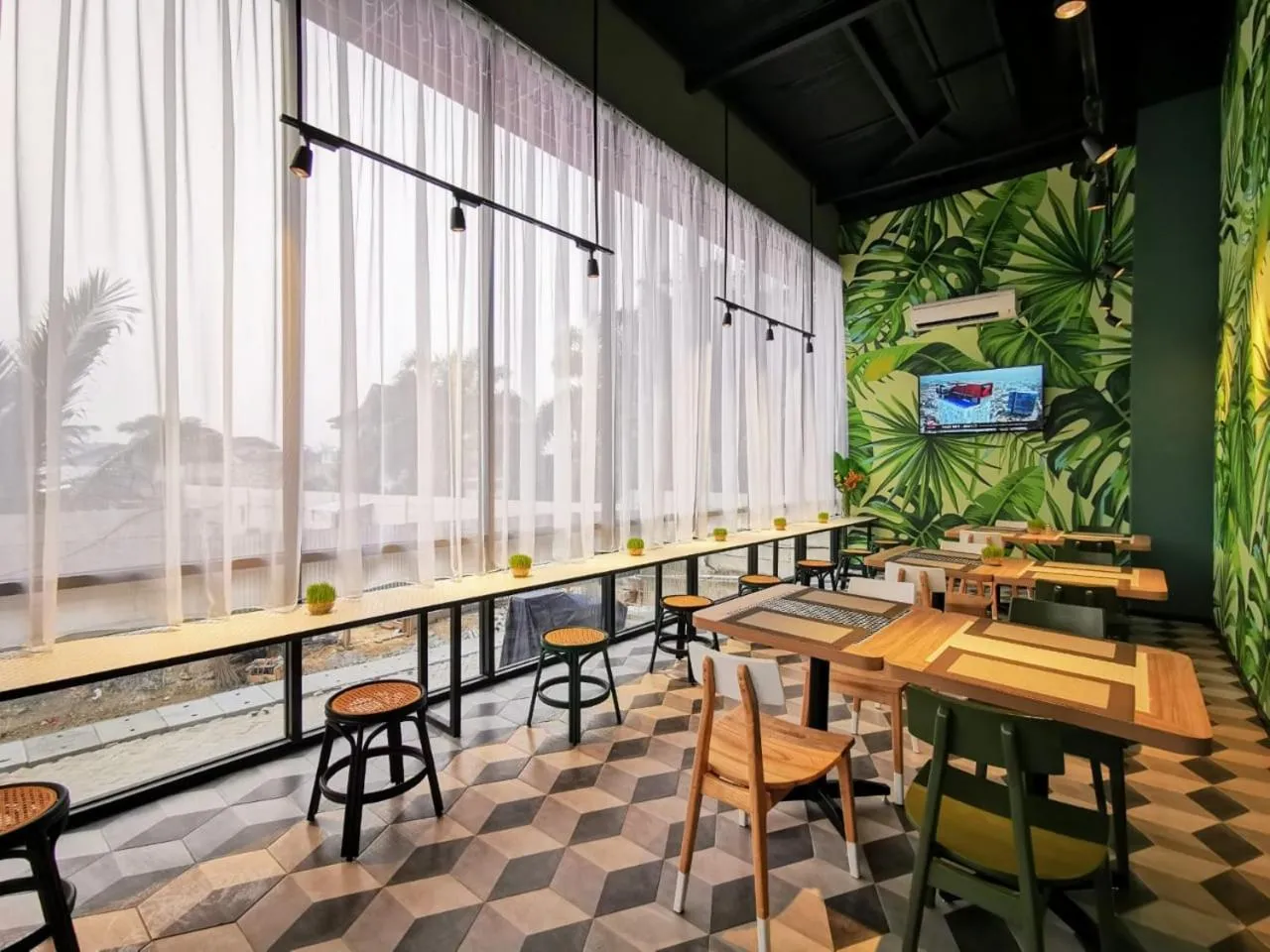 Restaurant/places to eat in The Zuri Dumai