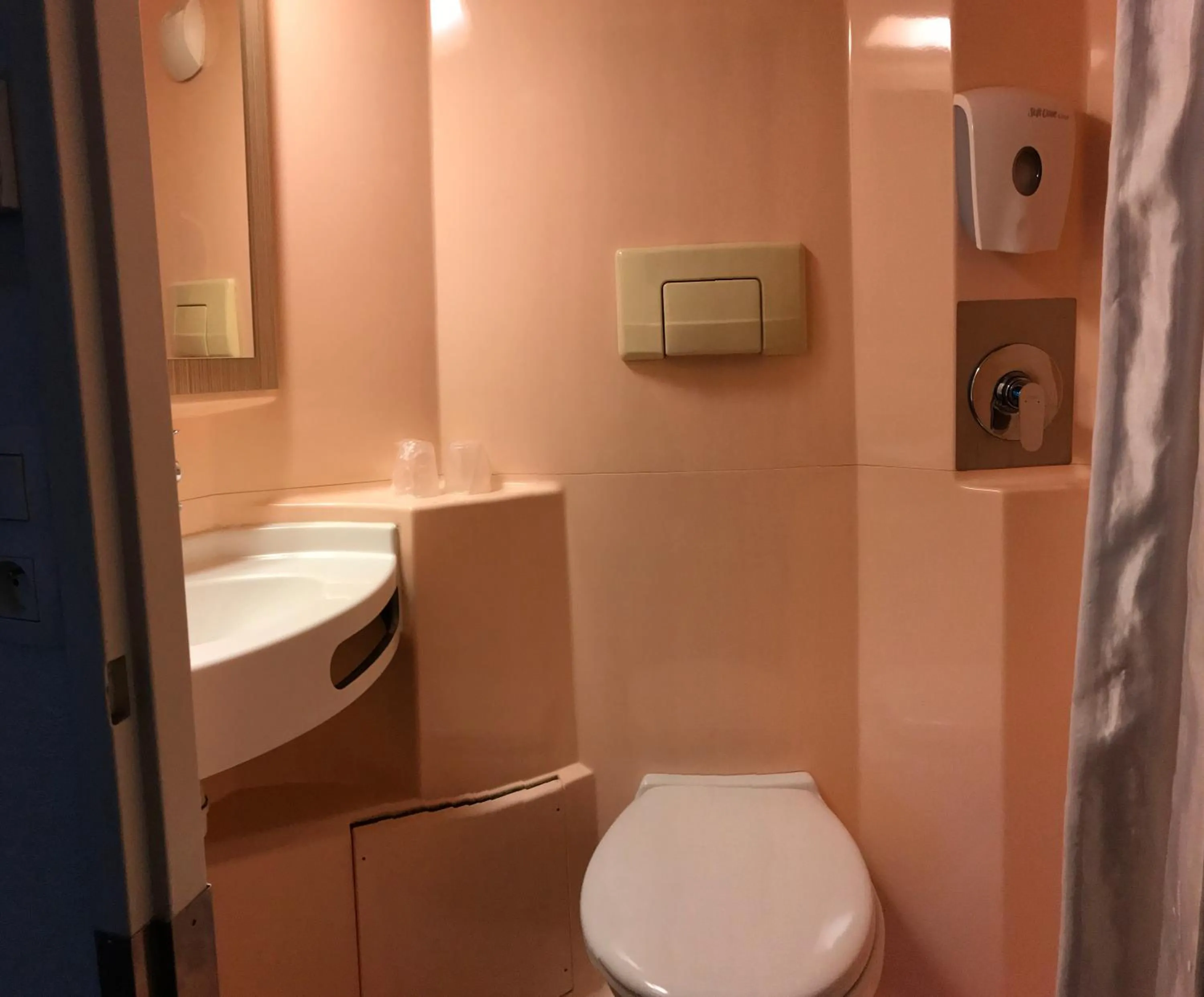 Shower in Premiere Classe Marseille La Valentine