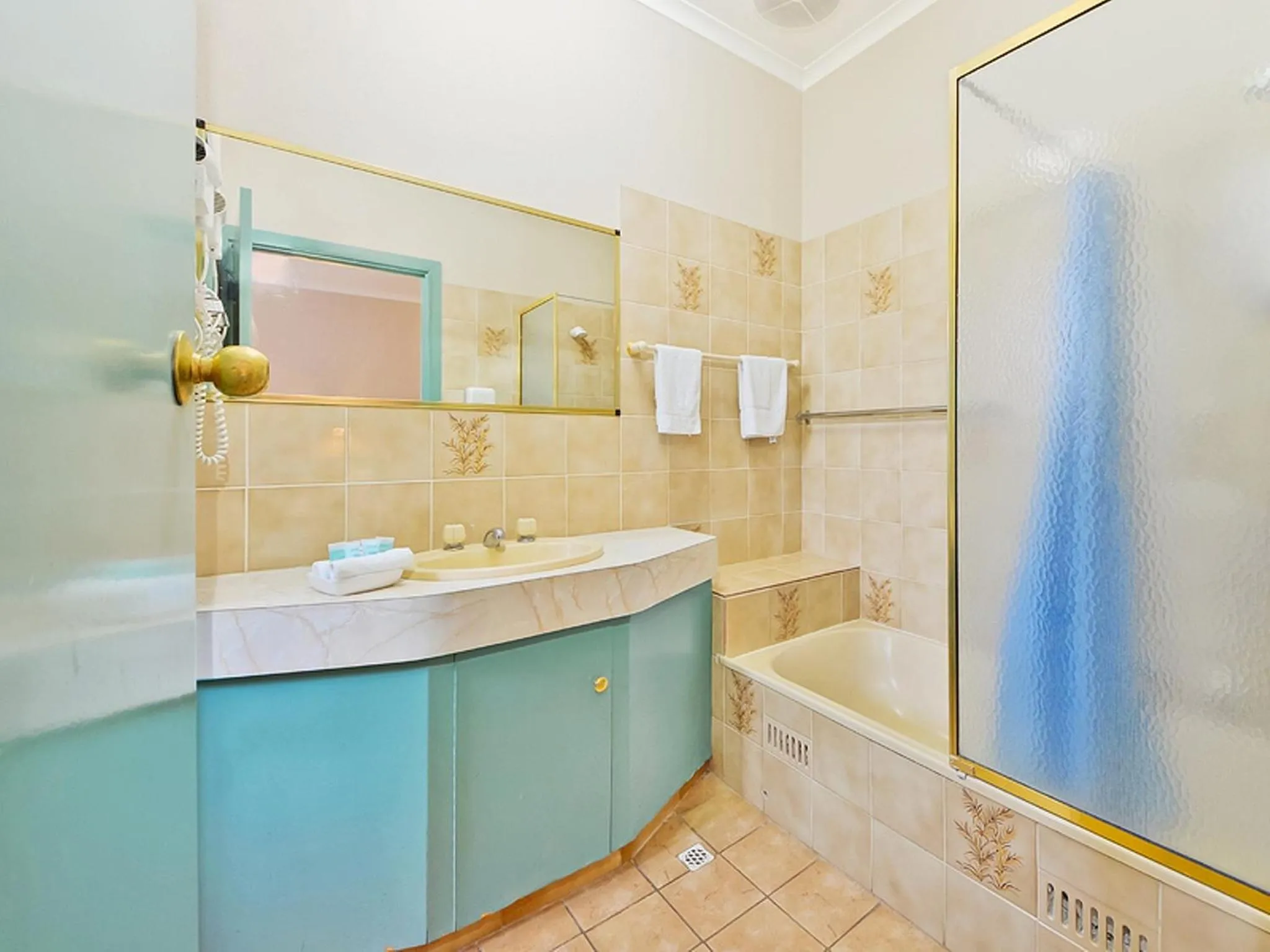 Bathroom in Mount Gambier International