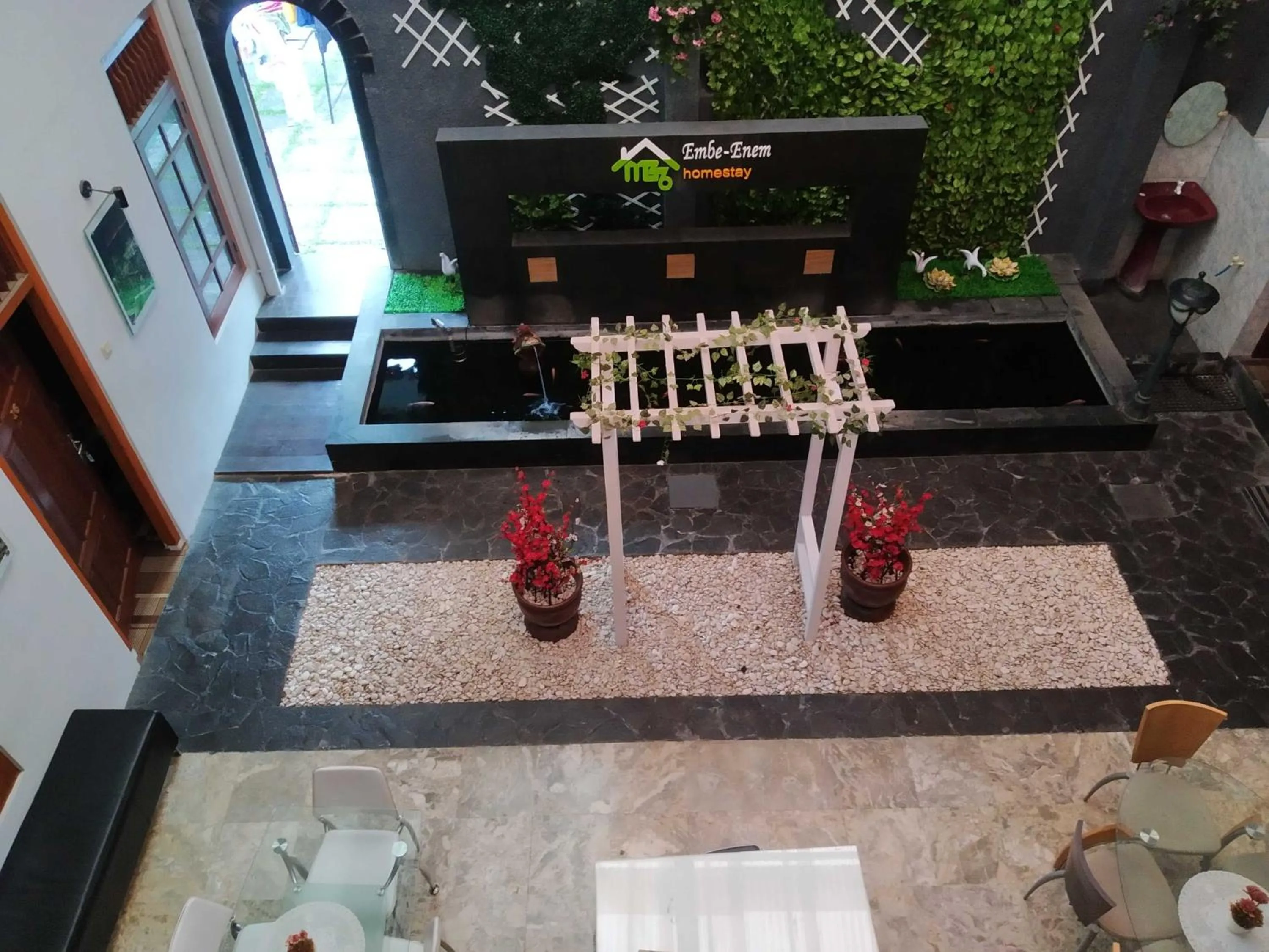 Area and facilities in Embe Enem Homestay