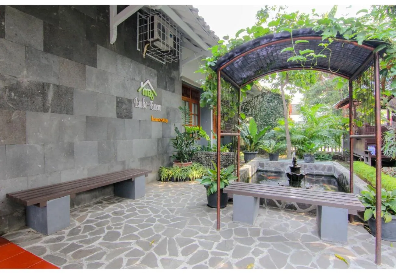 Facade/entrance in Embe Enem Homestay