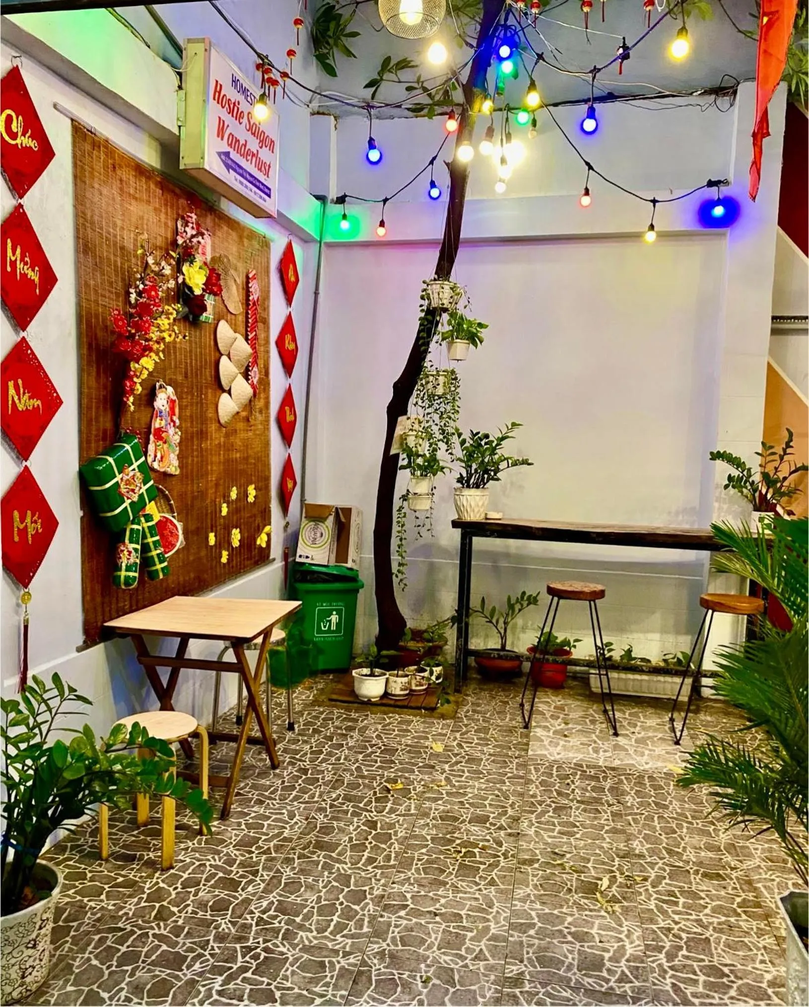 HOSTIE SAIGON [WANDERLUST Home]