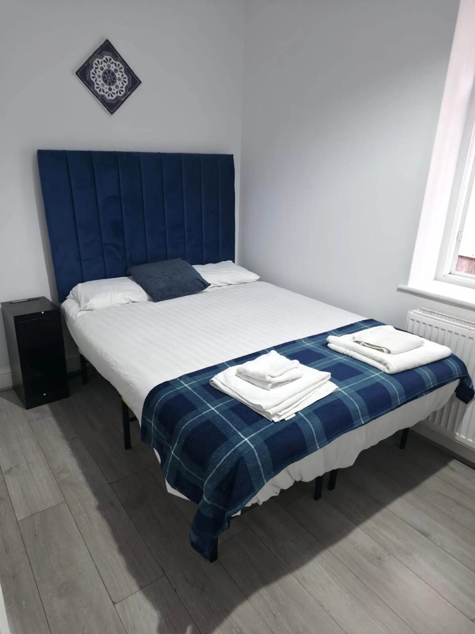 Bed in Golders Park Hotel