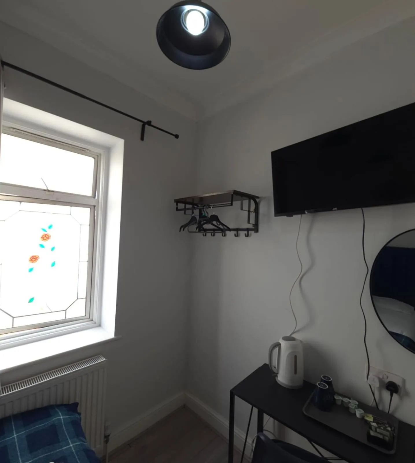 TV and multimedia in Golders Park Hotel