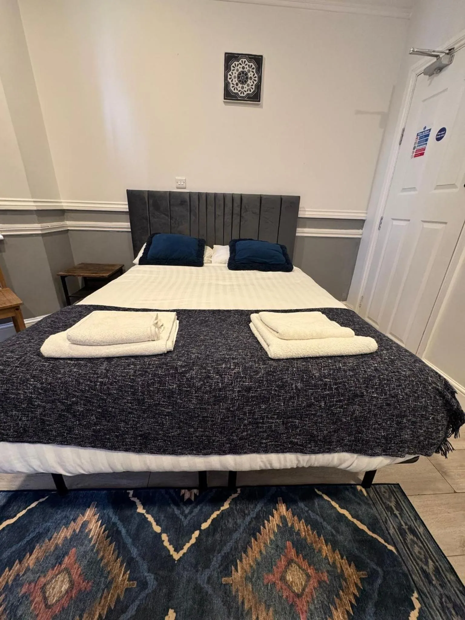 Bed in Golders Park Hotel