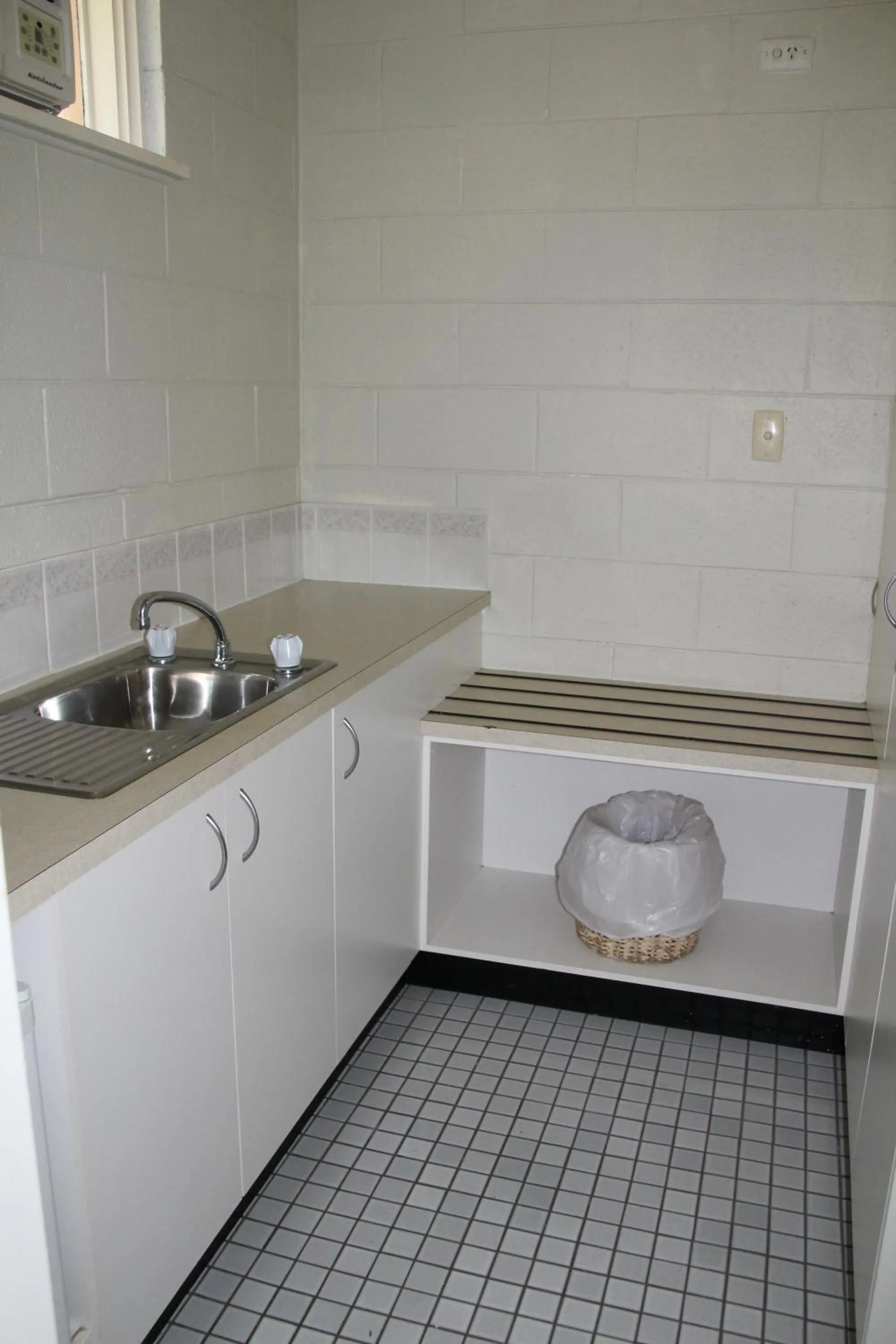 Kitchen or kitchenette in Central Coast Motel