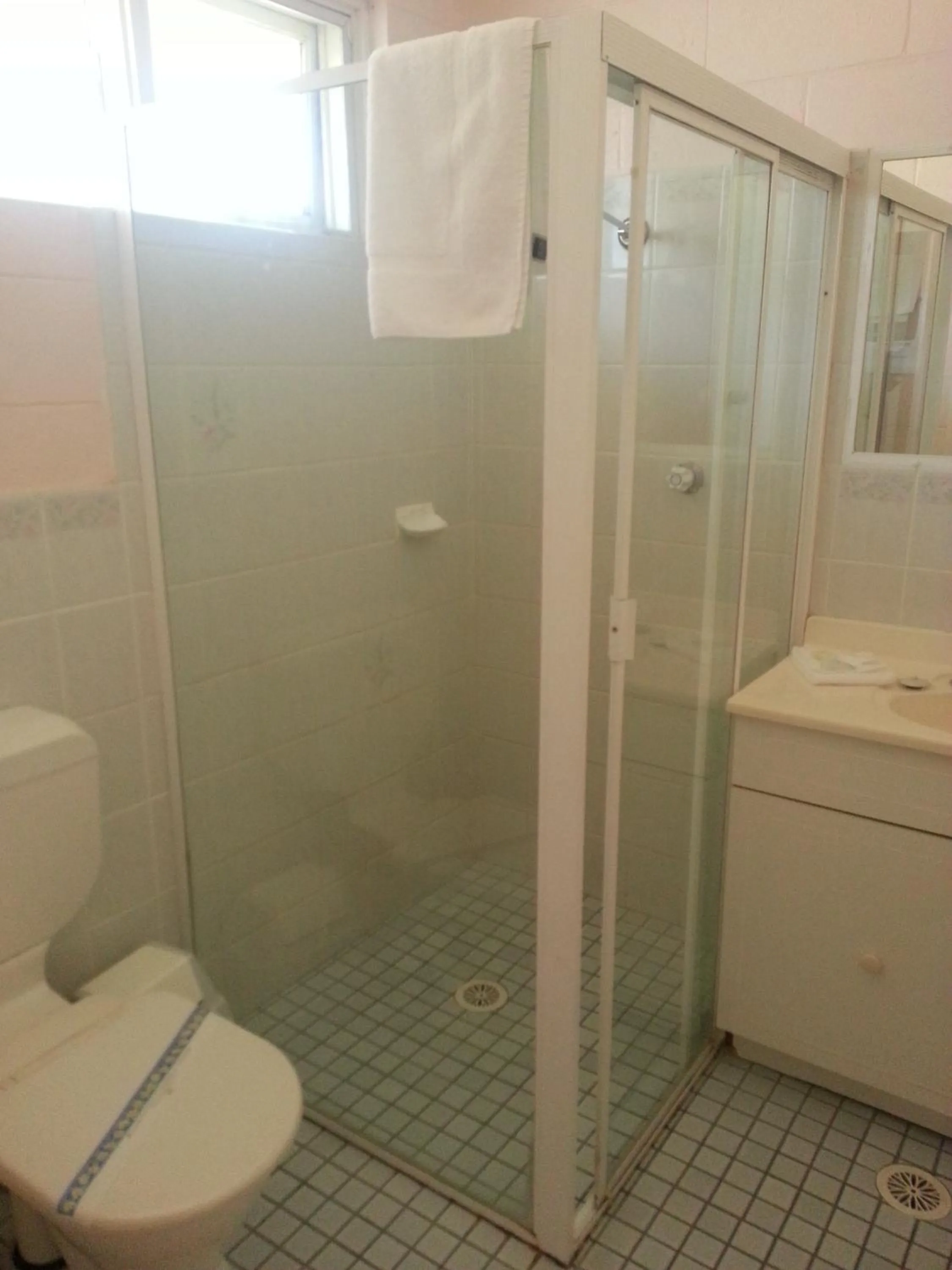 Shower in Central Coast Motel