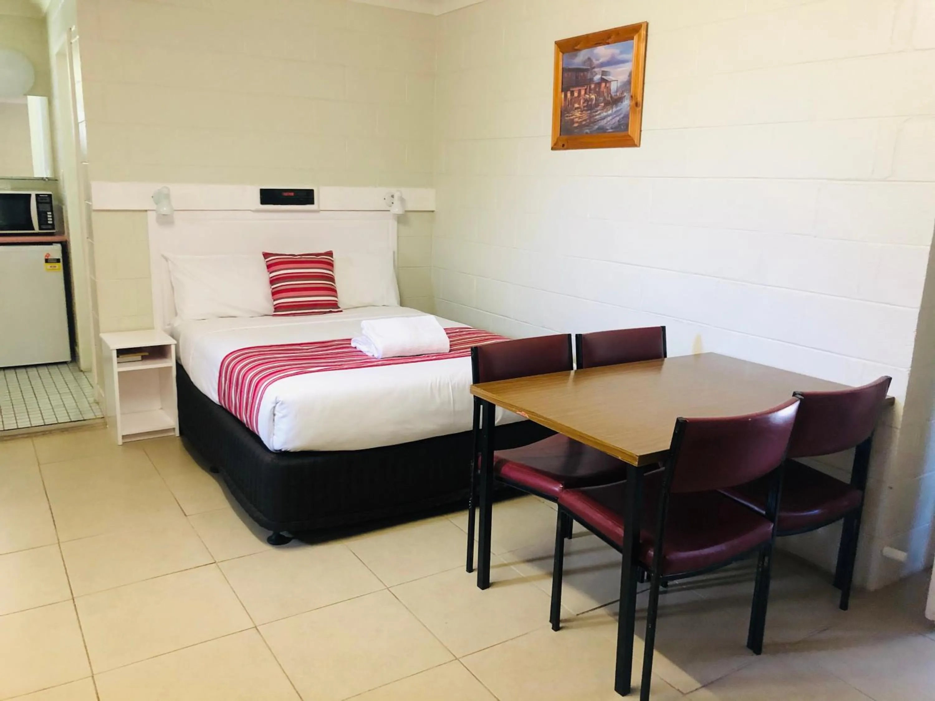 Bed in Central Coast Motel