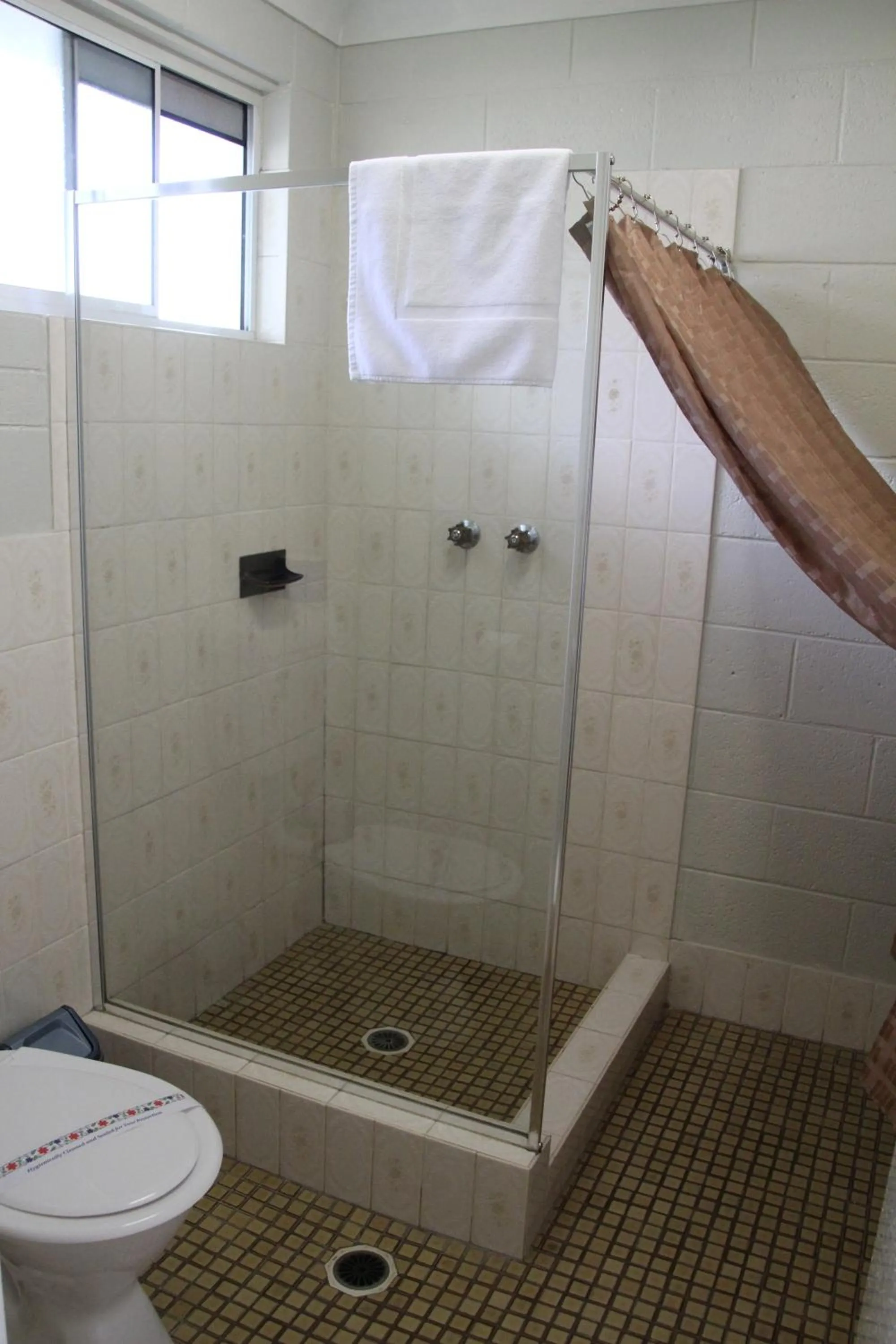 Shower in Central Coast Motel