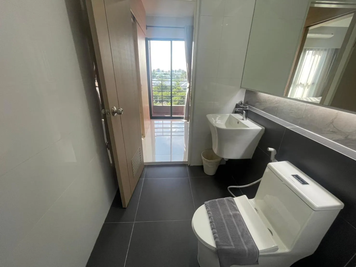 Toilet in Baan Bangkok 97 Hotel