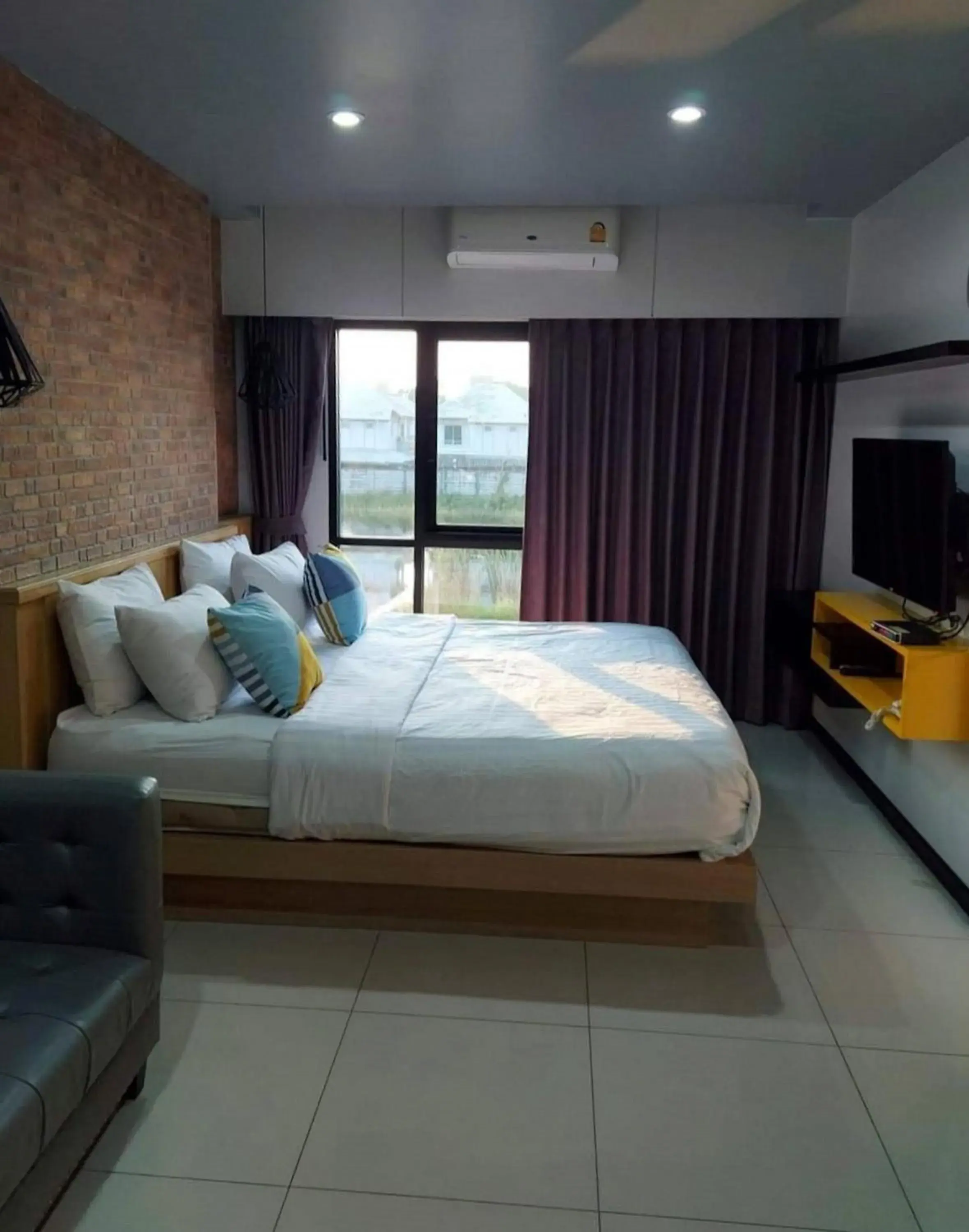 Deluxe King Room in Baan Bangkok 97 Hotel Deluxe King Room in Baan Bangkok 97 Hotel