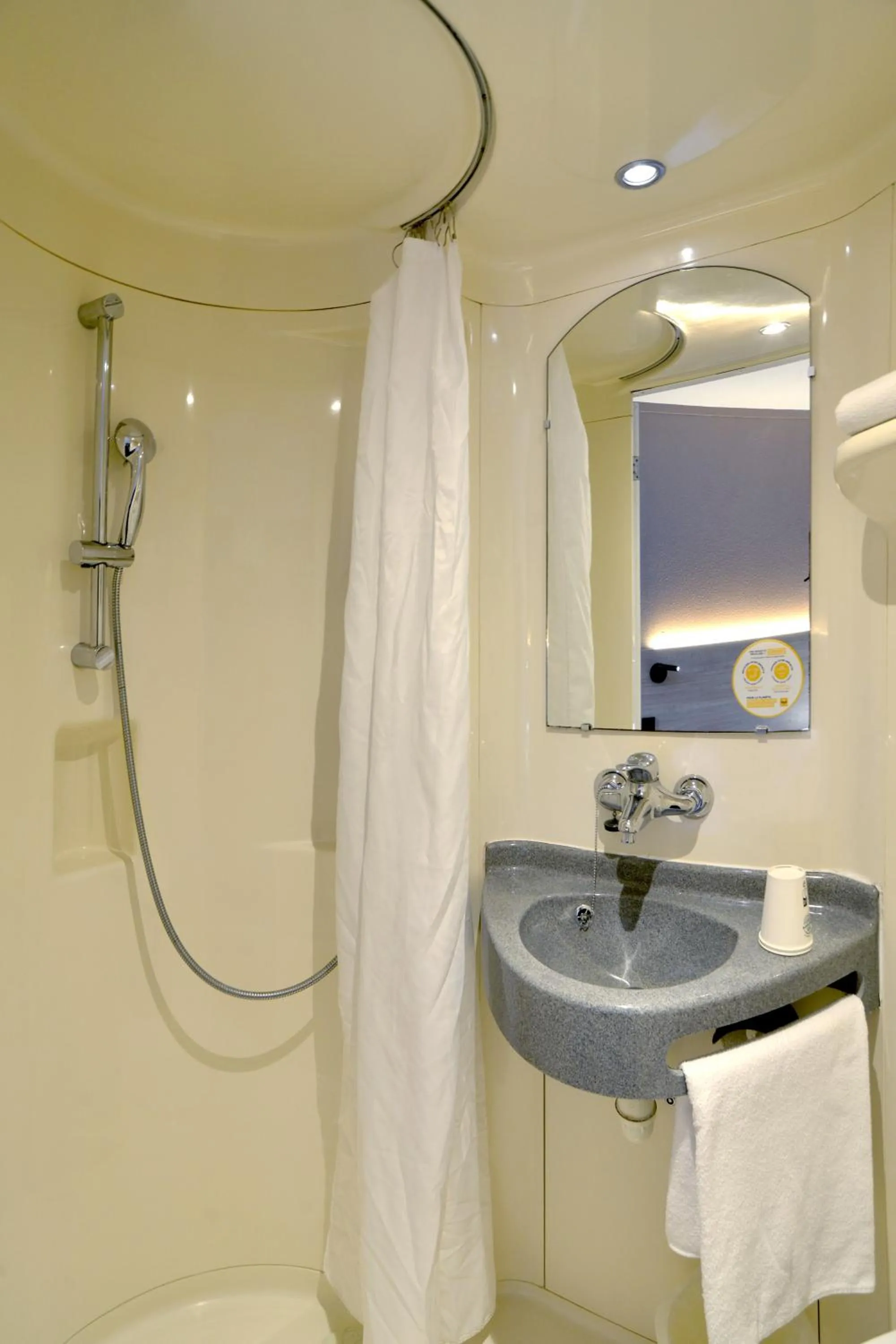 Bathroom in Premiere Classe Dunkerque Loon Plage